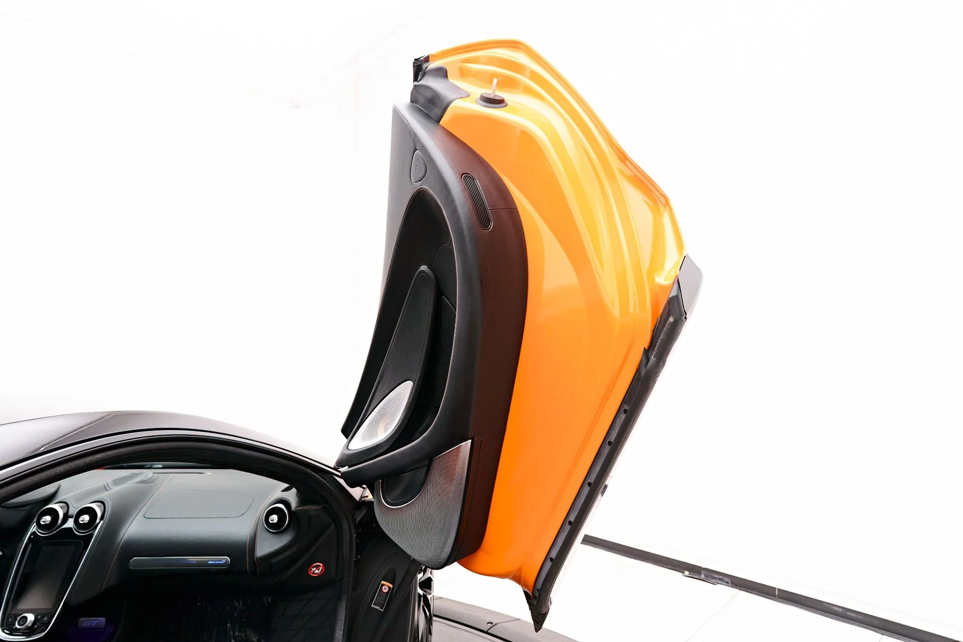 mph028_2902401248_Used_2023_Mc_Laren_GT_Base_1712094494_c075e9ffe0