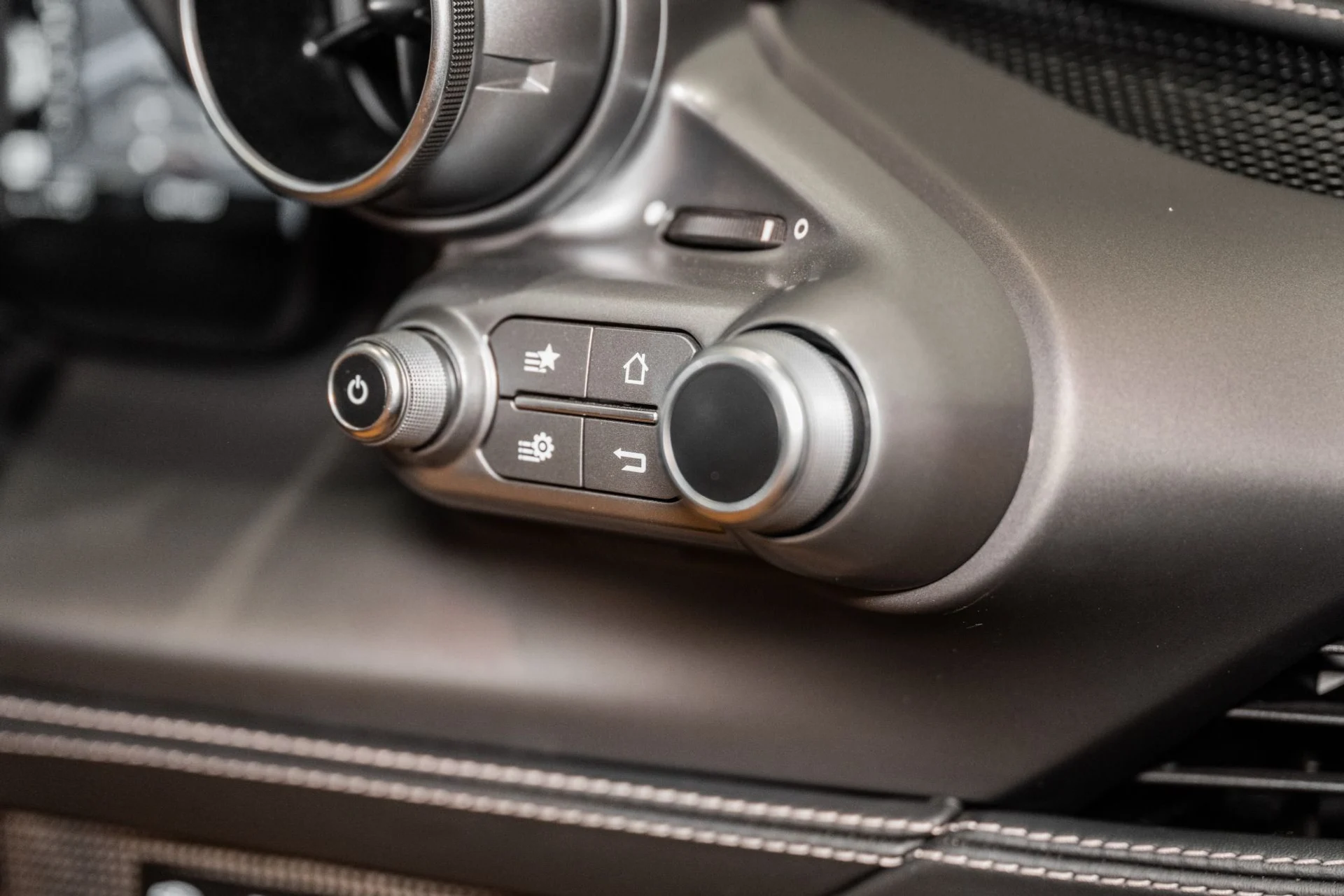 mph028_2902629955_Used_2023_Ferrari_F8_Spider_1771864682_b941d68fe9