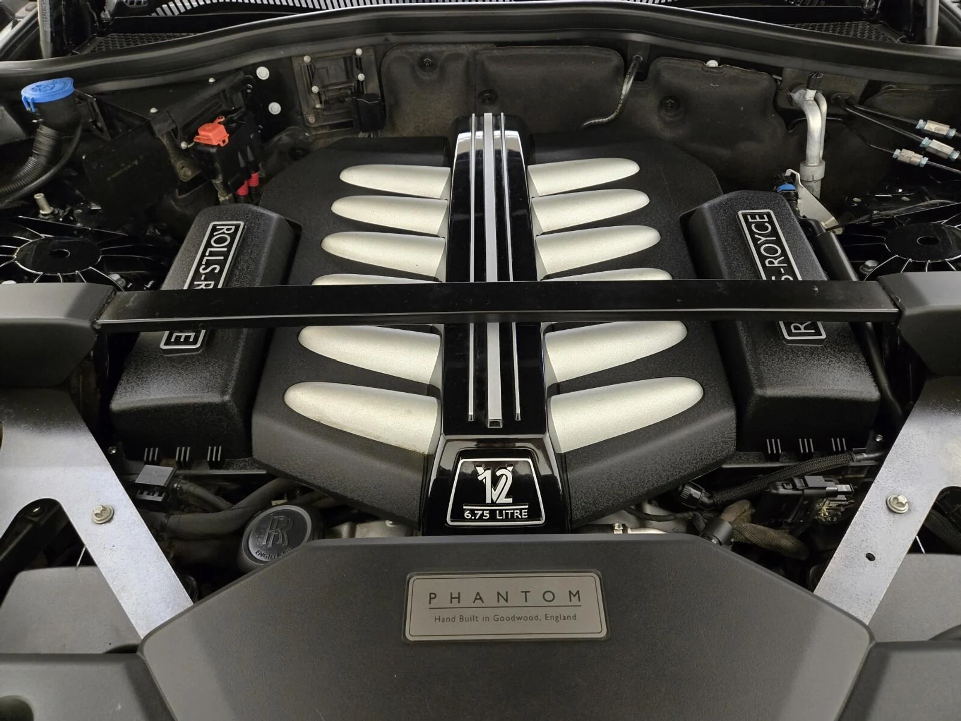 mph028_2905034920_Used_2020_Rolls_Royce_Phantom_1759993958_29a0461979