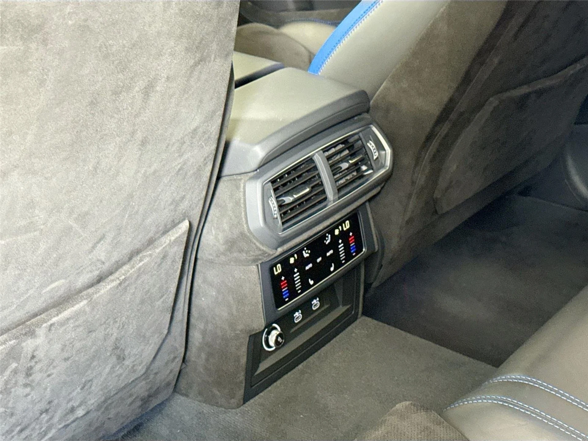 mph028_2905463123_07bb00417cc69e4055e83646ae649cbe_43b8b98777