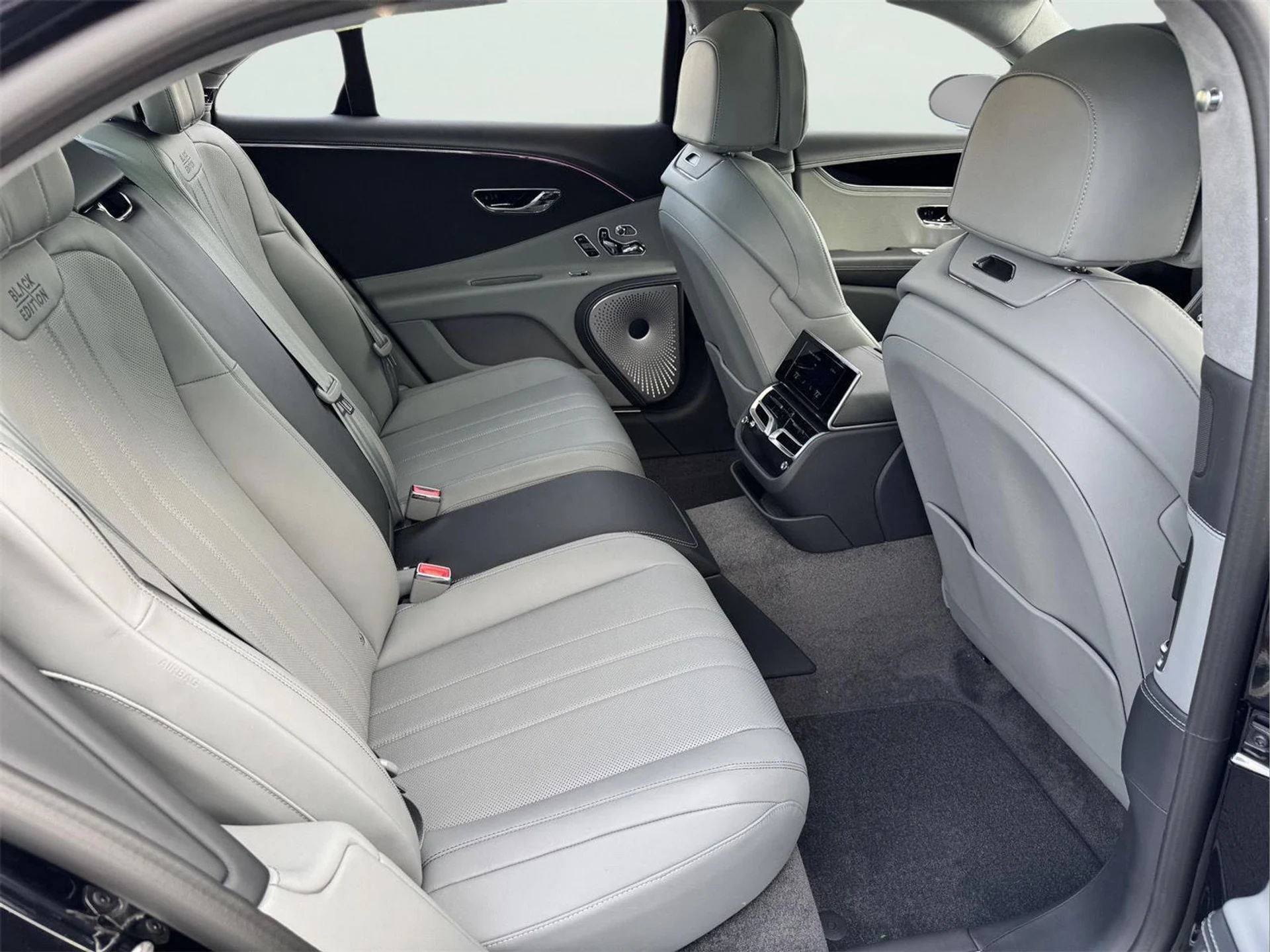 mph028_2906947744_82f0d9eaeea352a69d0fea1aa4d43b66_92dfb545a2