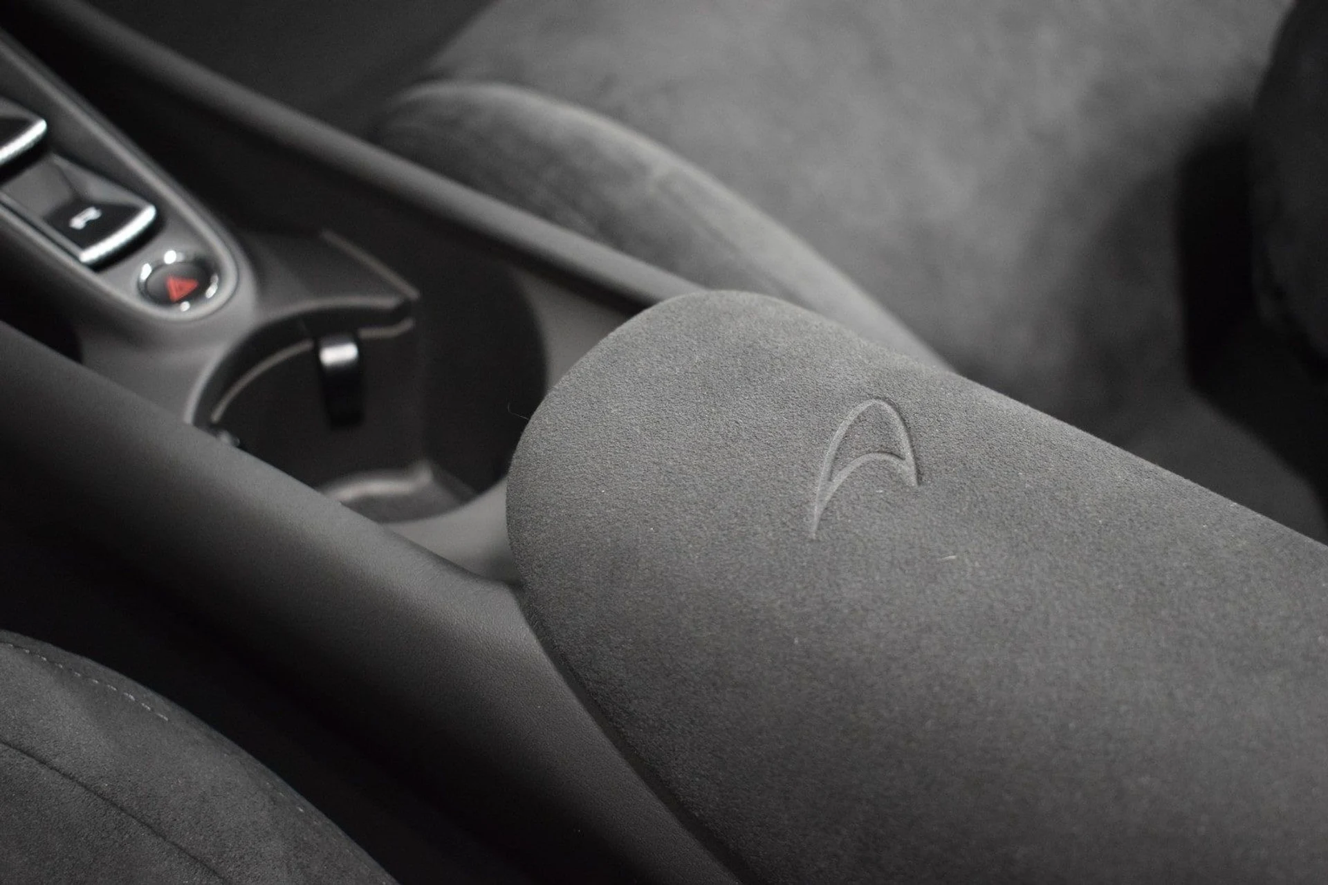 mph028_2912375848_fb7a3d39d74e9435449cb056e0159f3bx_aeafeaed63