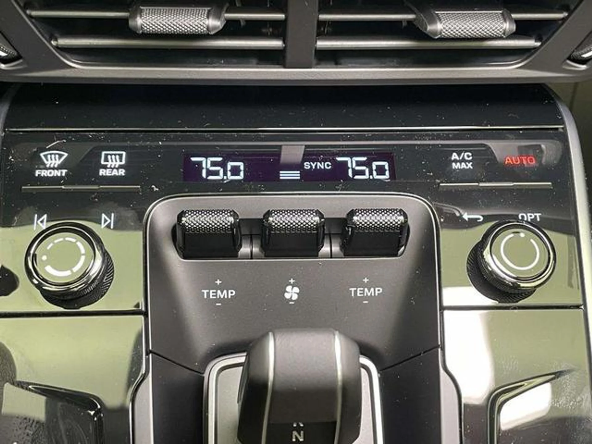 mph028_29136344_XT_88xr00_C_Bmc_I_l_KOR_Lr59_LW_Dj_E_b008b7d2ef