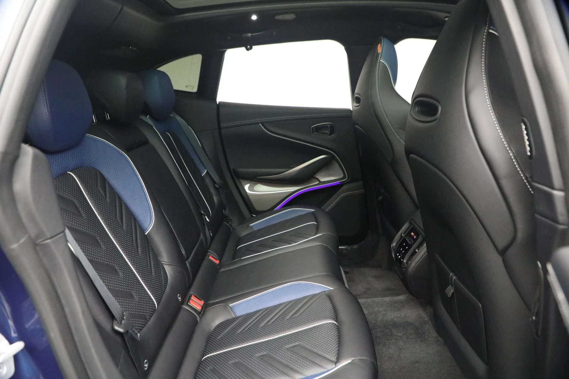 mph028_2927763340_New_2026_Aston_Martin_DBX_S_1779920374_d8fc36c723