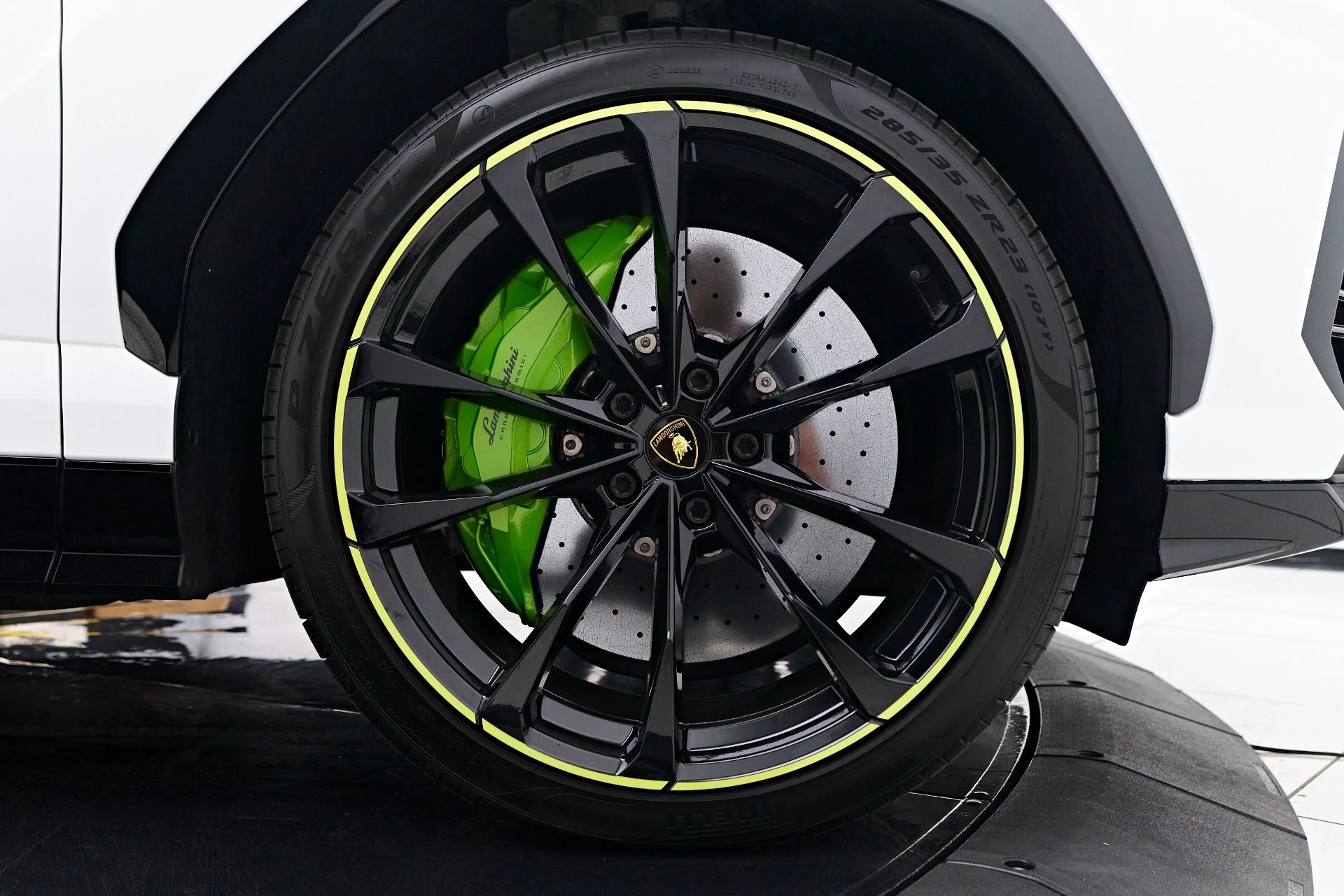 mph028_292817586_Used_2022_Lamborghini_Urus_Base_1758404801_f347633dba