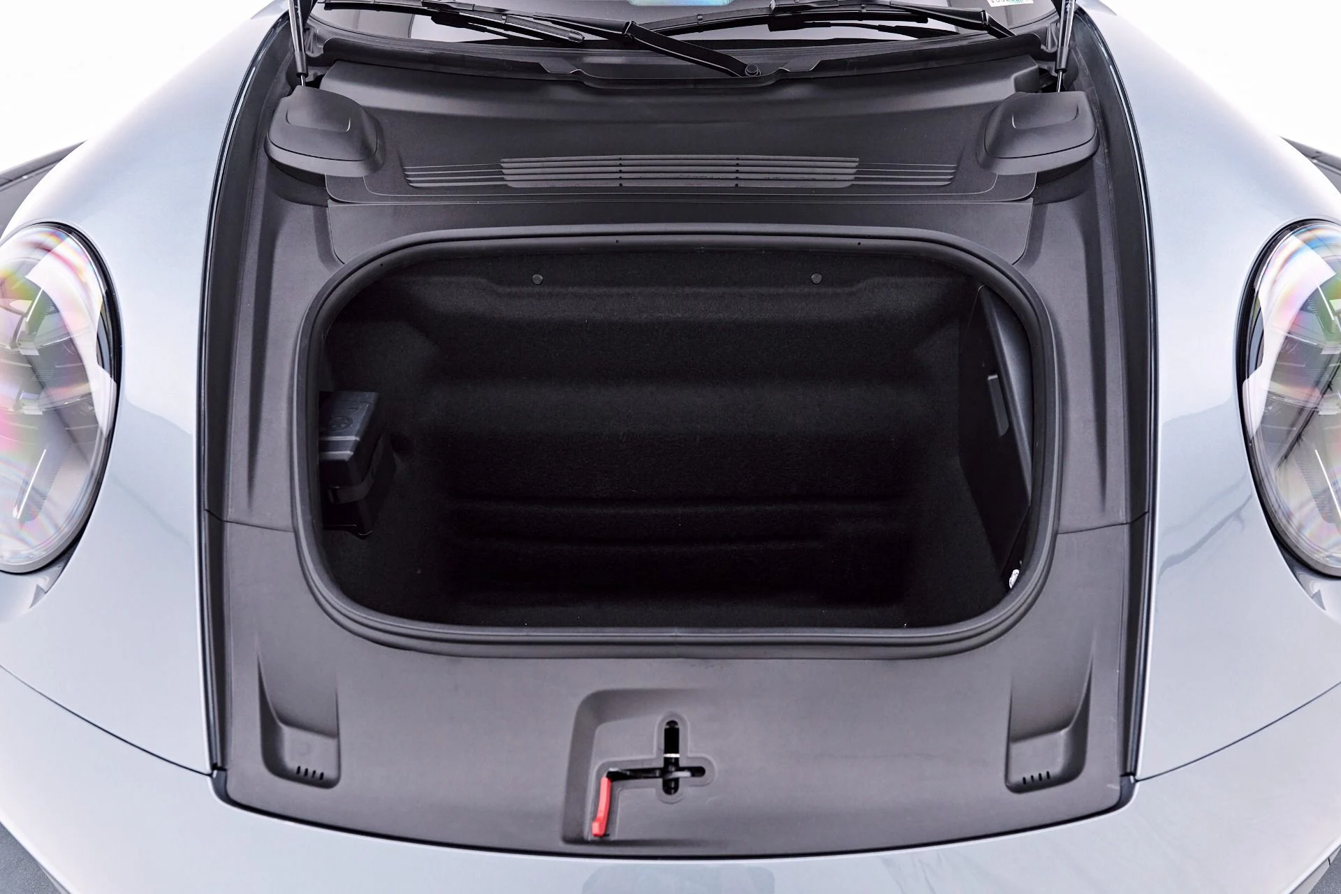 mph028_2933150292_Used_2025_Porsche_911_Carrera_1777504775_b94c92247d