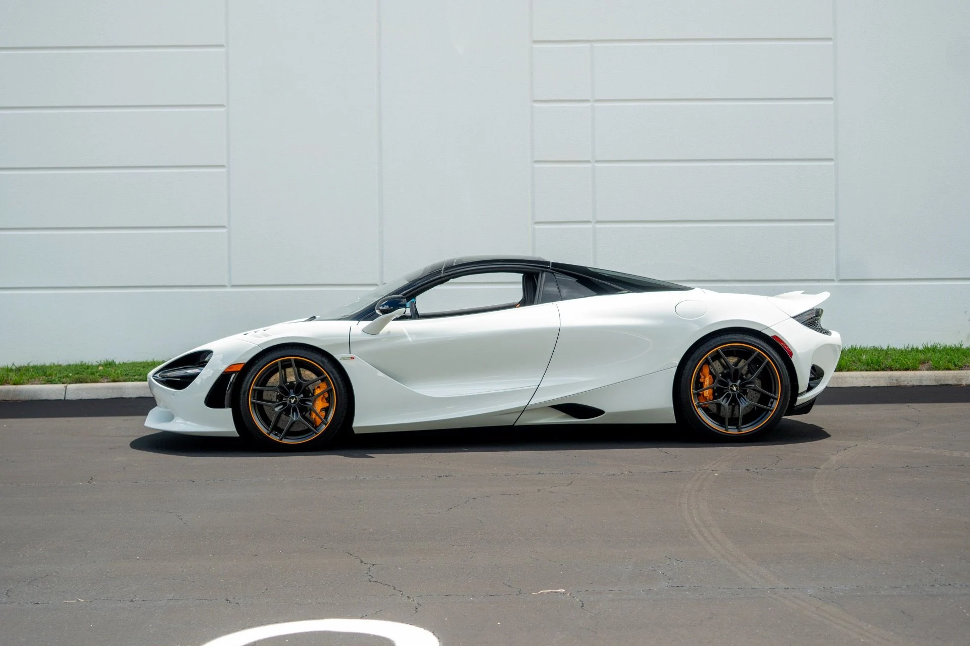mph028_2934355319_Used_2024_Mc_Laren_750_S_Spider_1755900989_059b02c026
