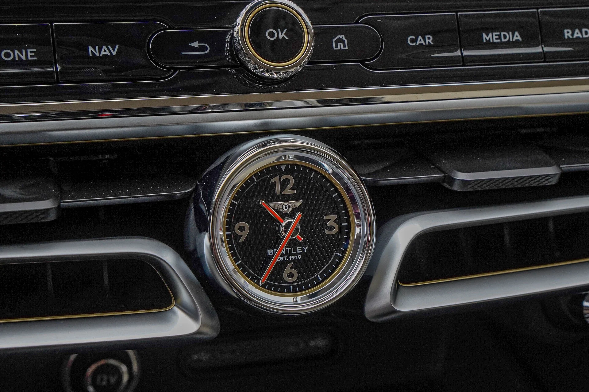 mph028_2938074573_Hi_Tech_Luxury_Imports_LLC_SCBBP_6_ZG_5_TC_026011_image_28_4823a933e6