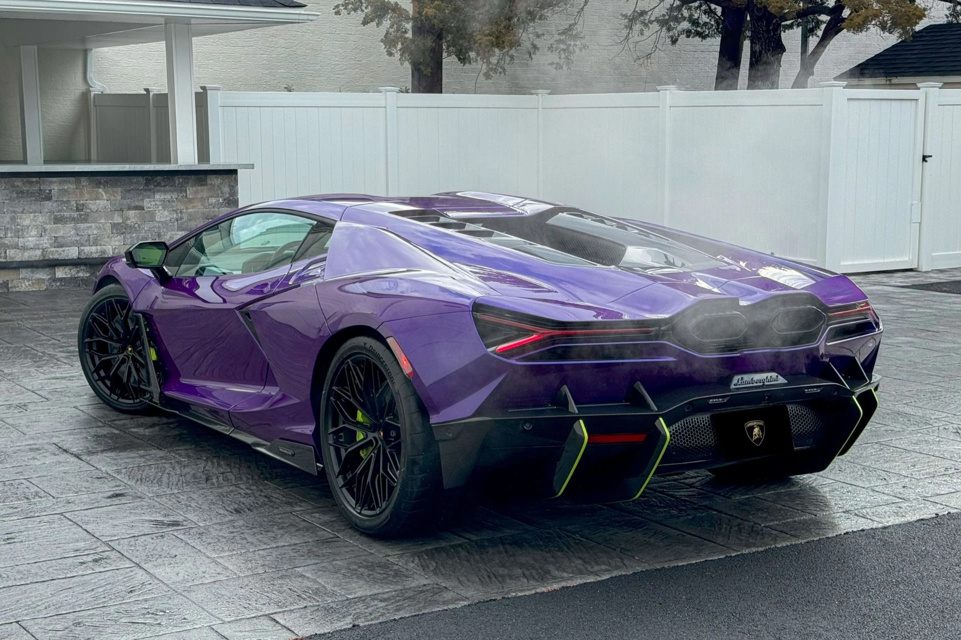 mph028_2944322557_Used_2024_Lamborghini_Revuelto_1752181808_150ae107c9
