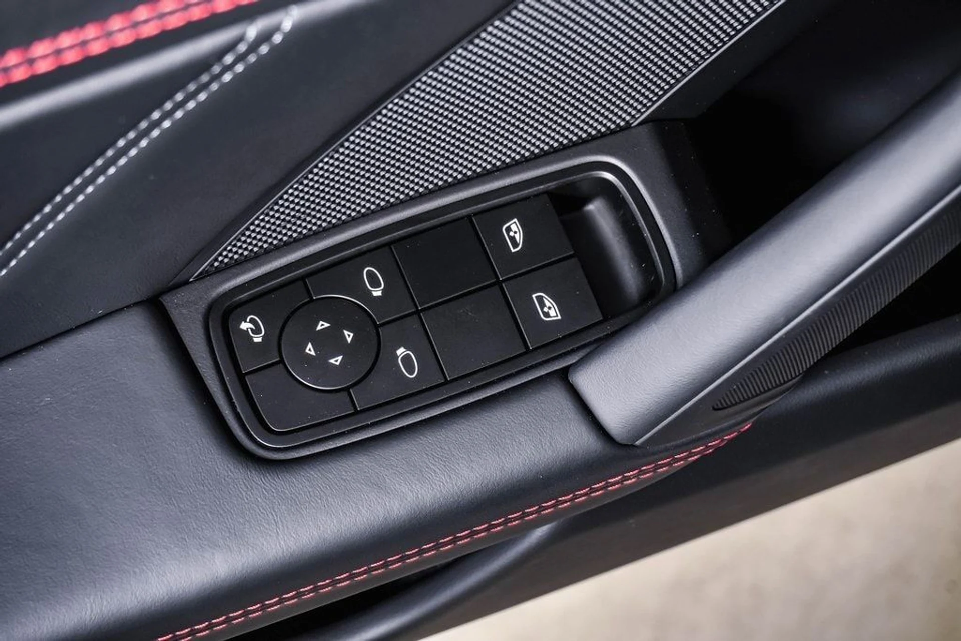 mph028_2946475238_89223f1e9b2d728dea02377df3323a1bx_3d12972633