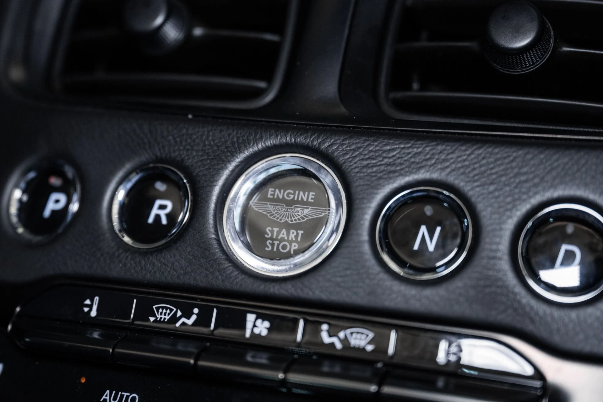 mph028_2946732486_Used_2020_Aston_Martin_DBS_Superleggera_1753546861_46108dcd2e