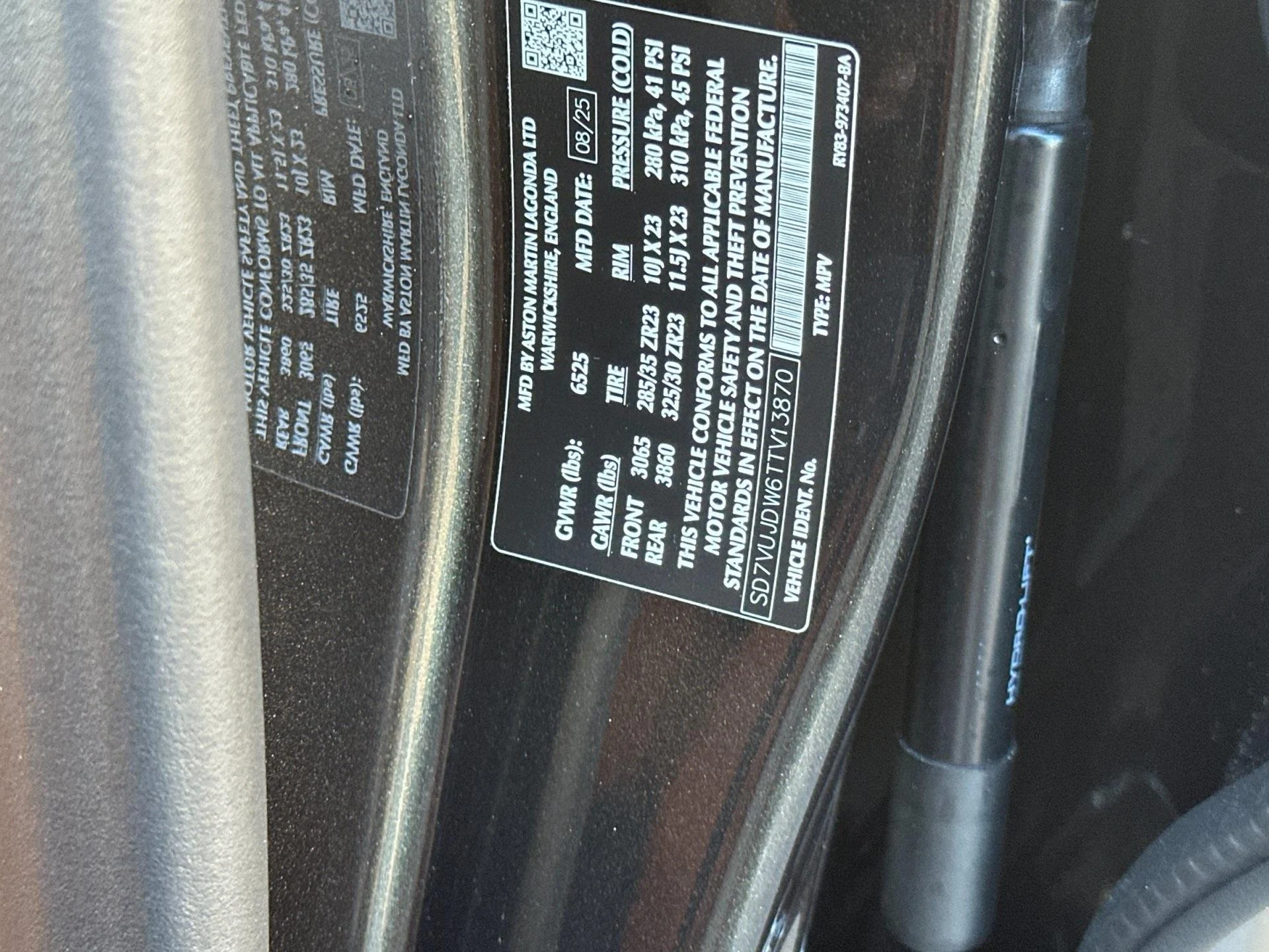 mph028_2948725667_New_2026_Aston_Martin_DBX_707_1765379225_a5836cdad0