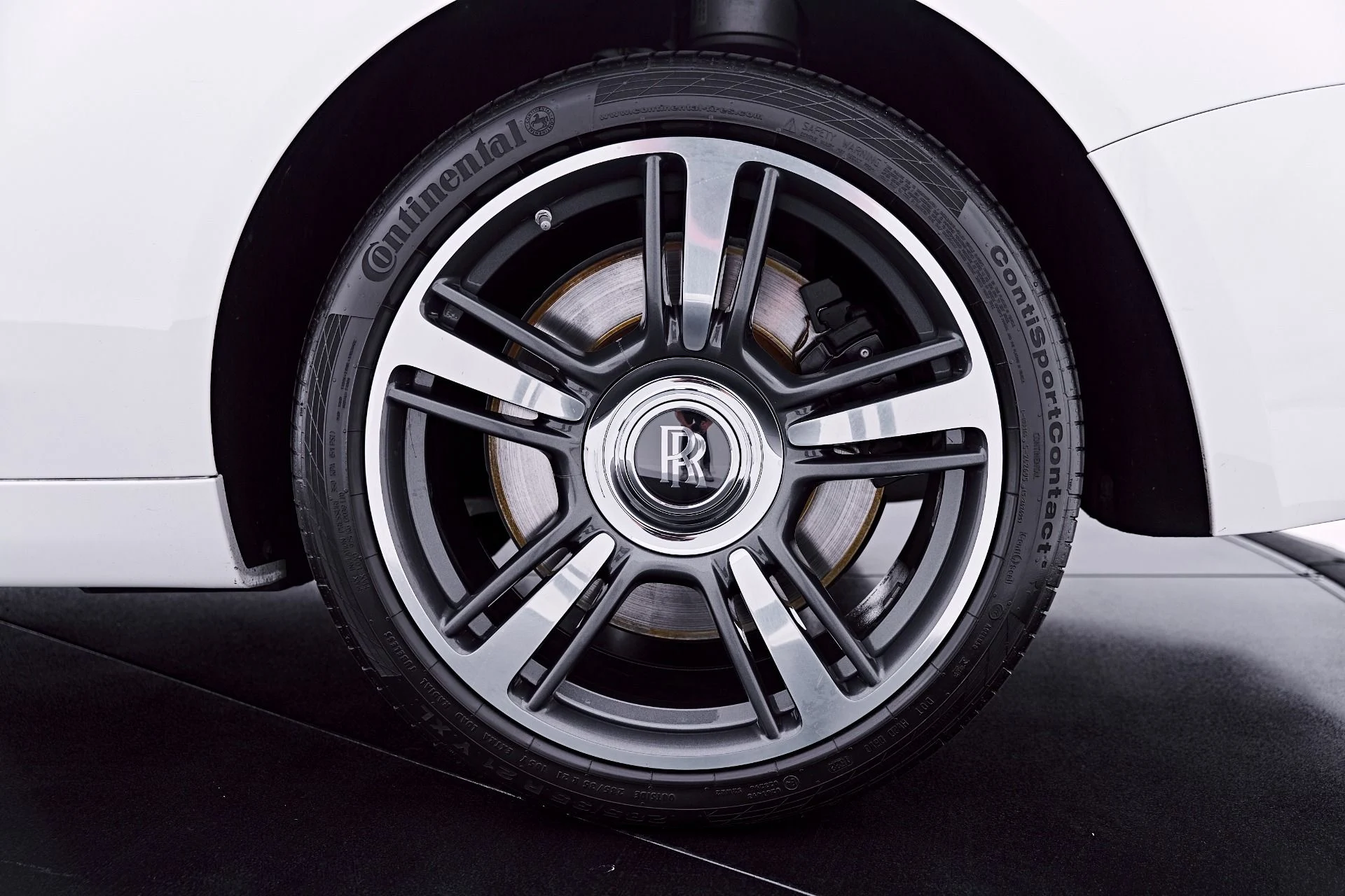 mph028_2952978824_Used_2014_Rolls_Royce_Wraith_Base_1782842404_fd823dd58e