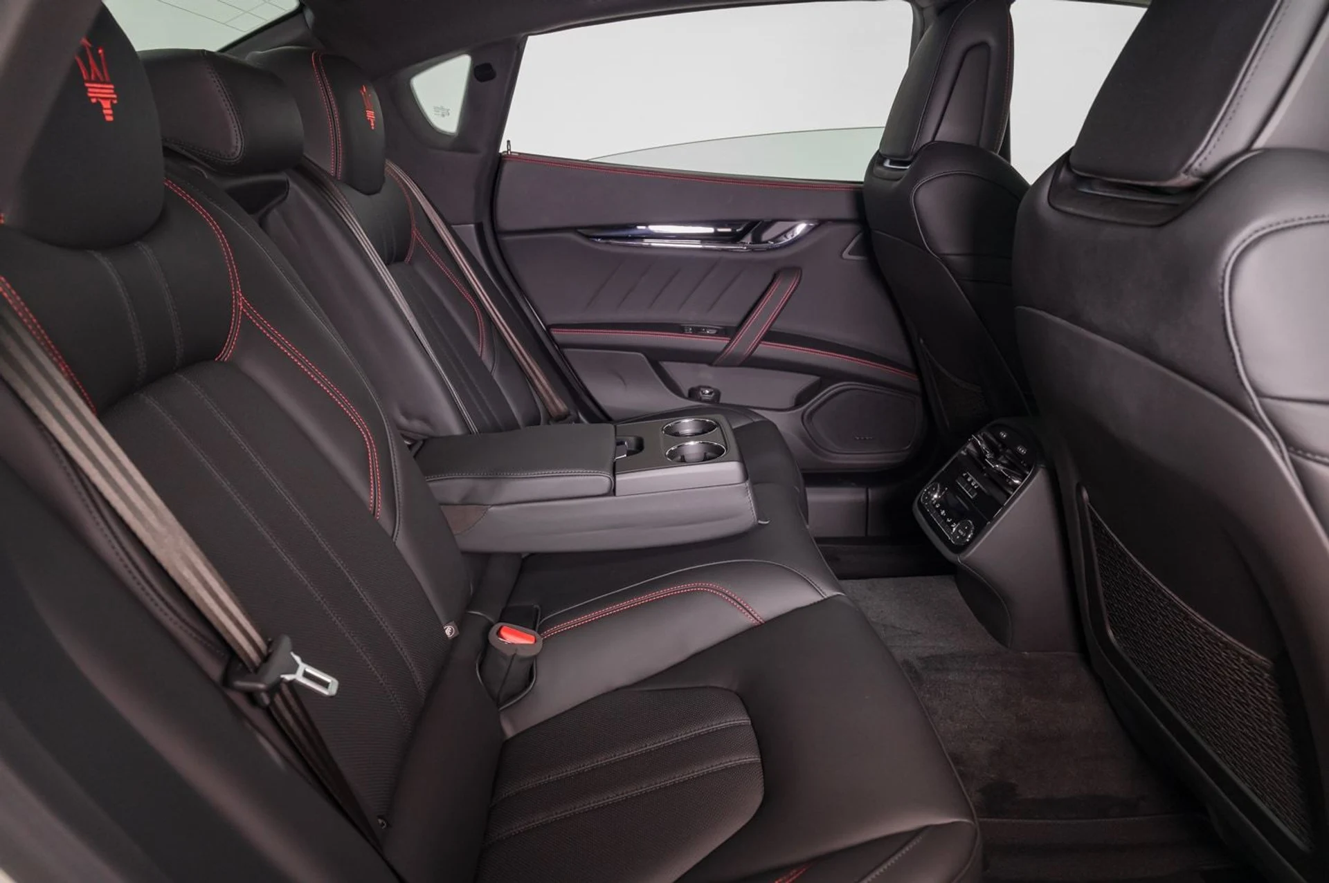 mph028_2953585416_94ad2f4455e04636abdd41acd92ec590_f22b9e2527