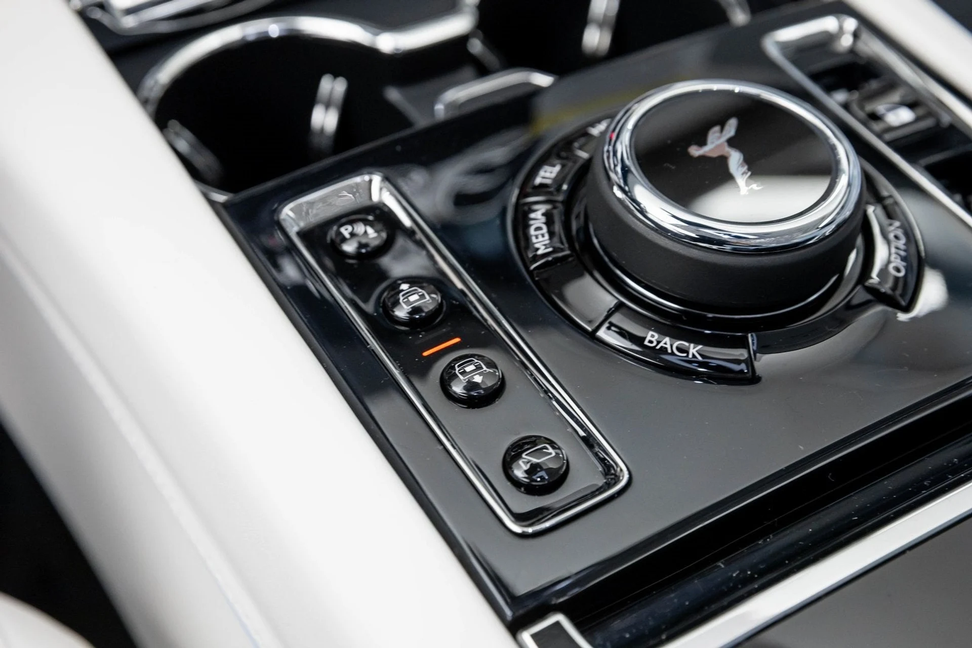 mph028_2963753578_29_e7374218b1