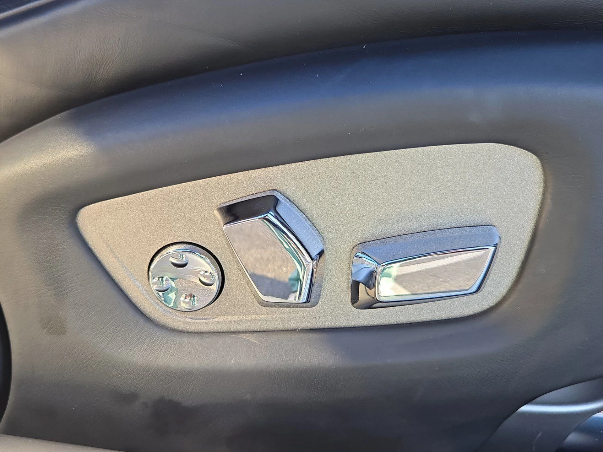 mph028_2964126481_d6948f9c741772a83fd06d478fae5b41x_1ba2c574ba