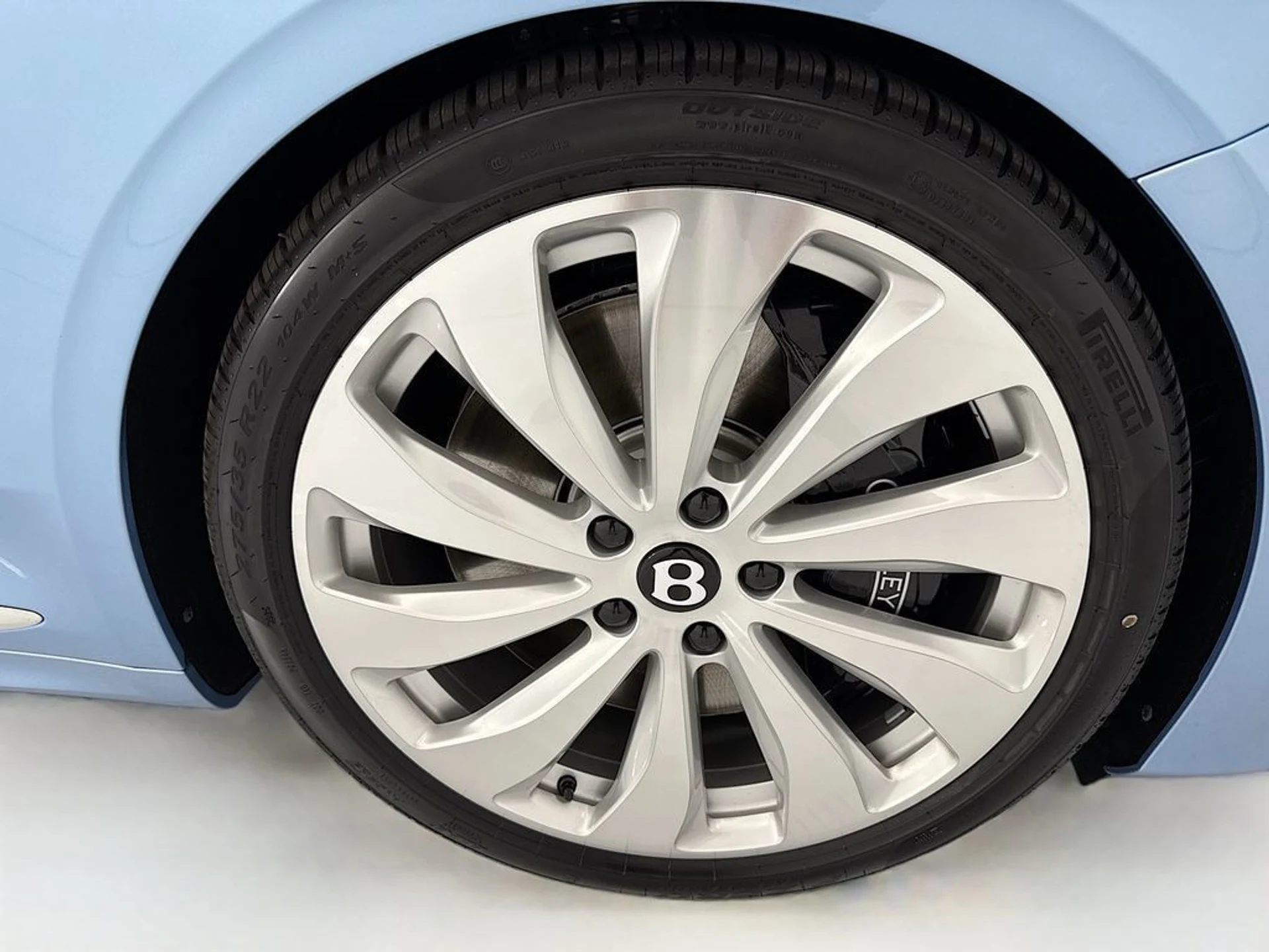 mph028_2975209156_new_2026_bentley_continental_gt_azure_8119_23011288_29_1024_53c0abf3f0