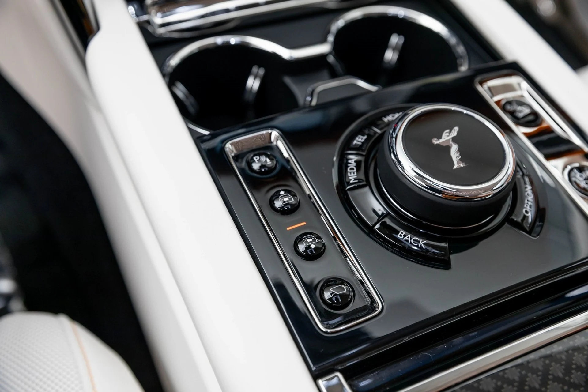 mph028_2978188697_29_a44f637ecd