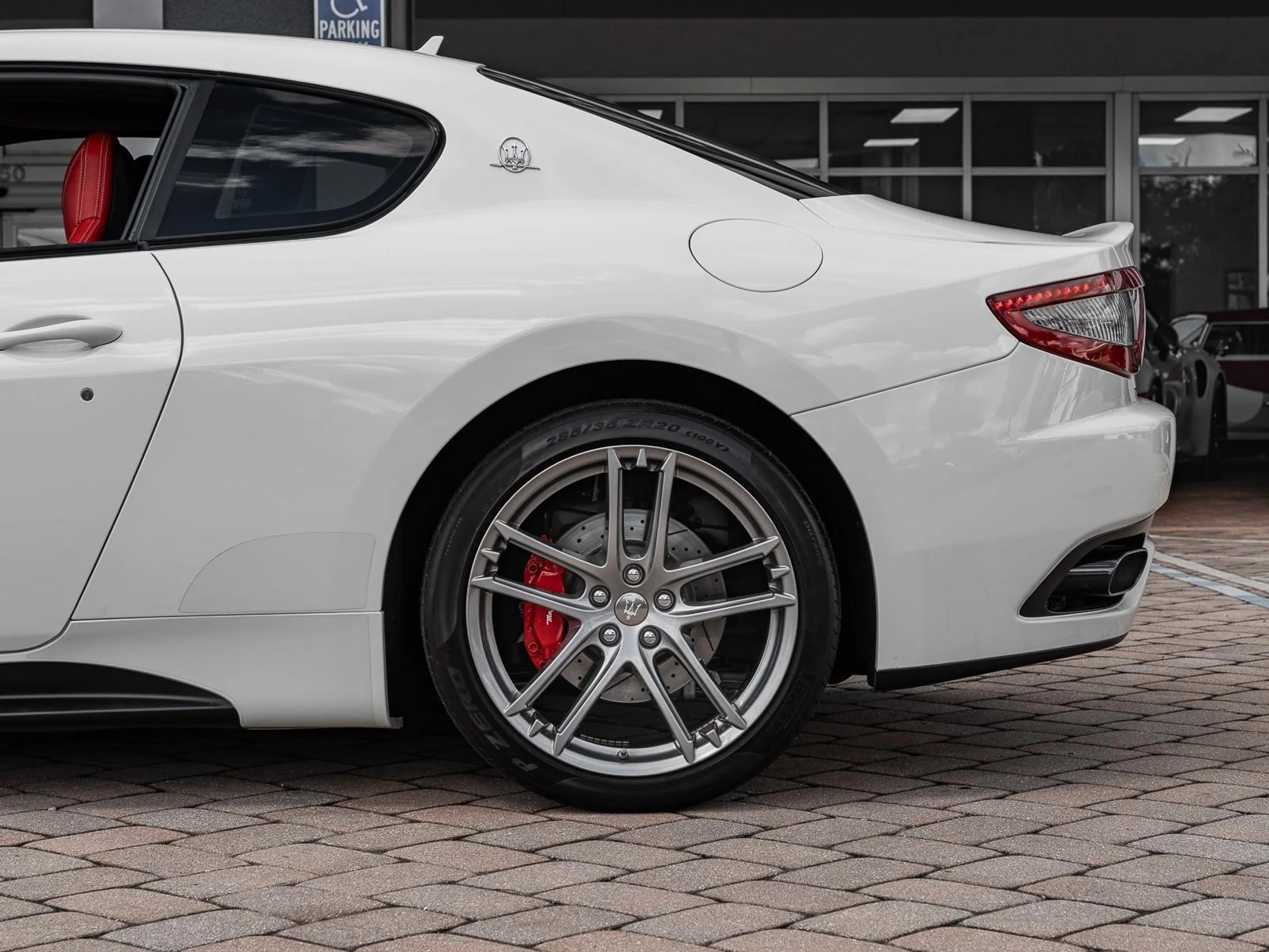 mph028_2984007369_Used_2017_Maserati_Gran_Turismo_Sport_1759184219_7ddac61887