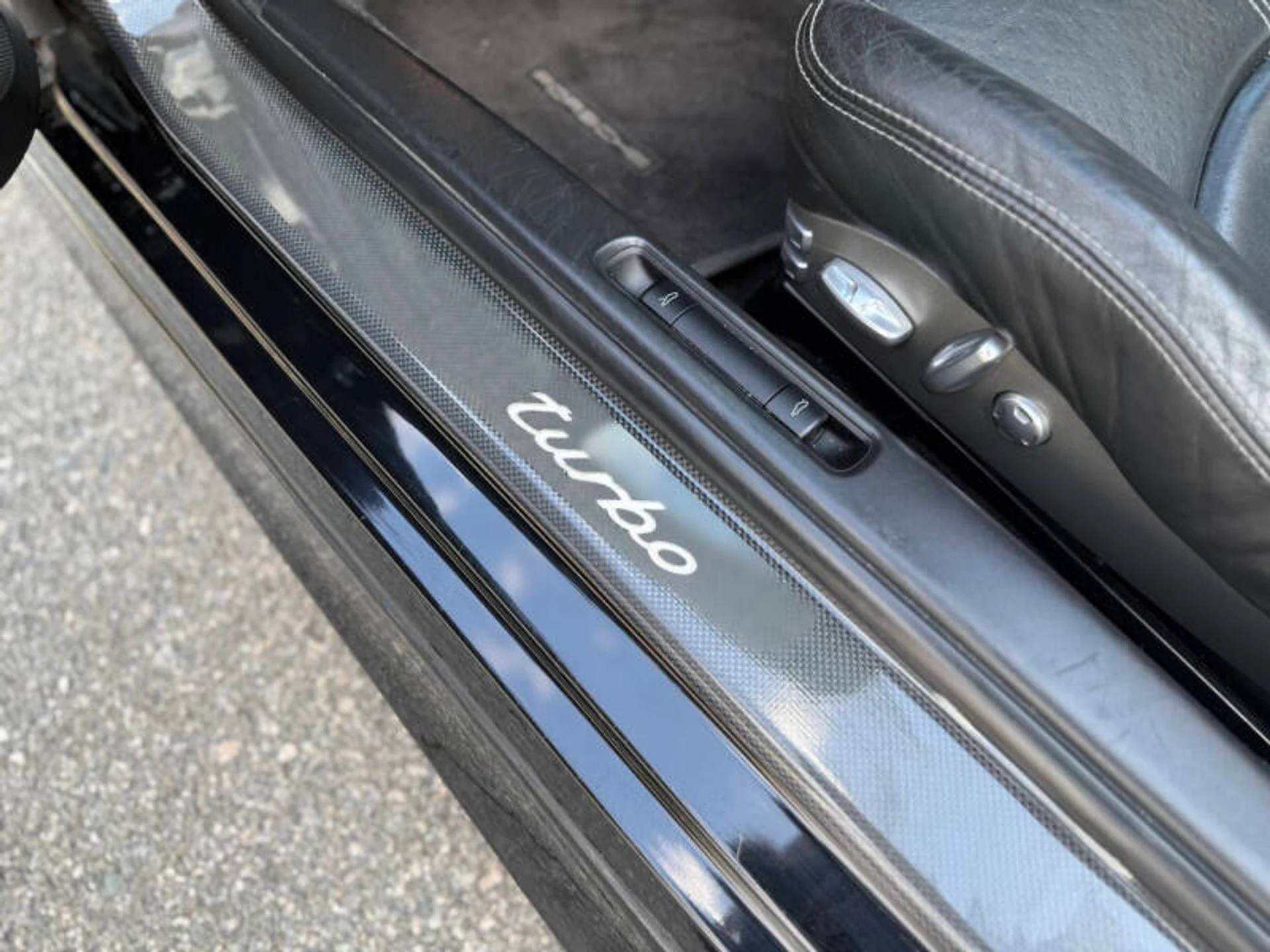 mph028_2989335252_2008_porsche_911_turbo_awd_2dr_convertible_39cdae42a4