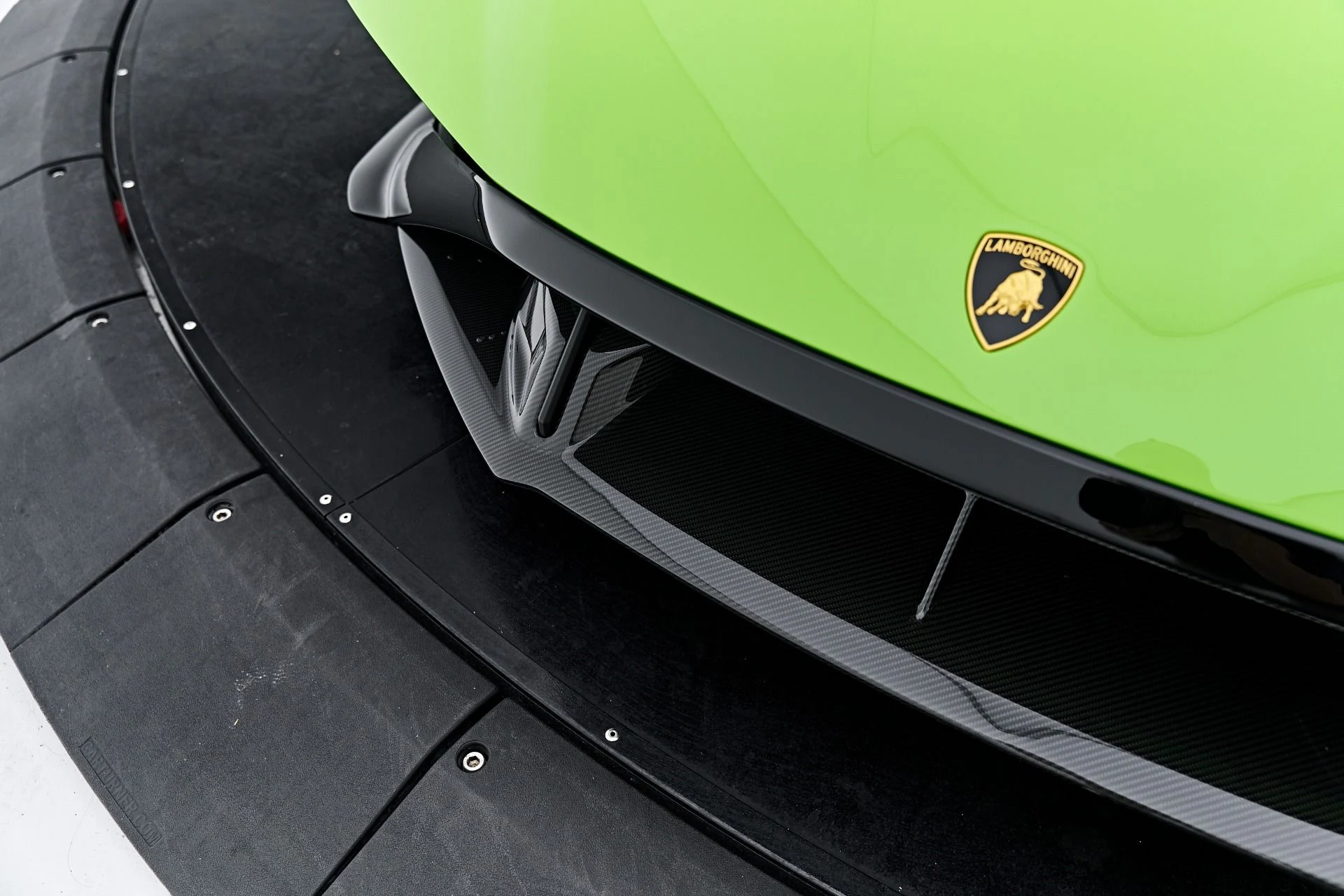 mph028_2989963628_Used_2024_Lamborghini_Huracan_STO_Base_1791998223_bc03d6745c
