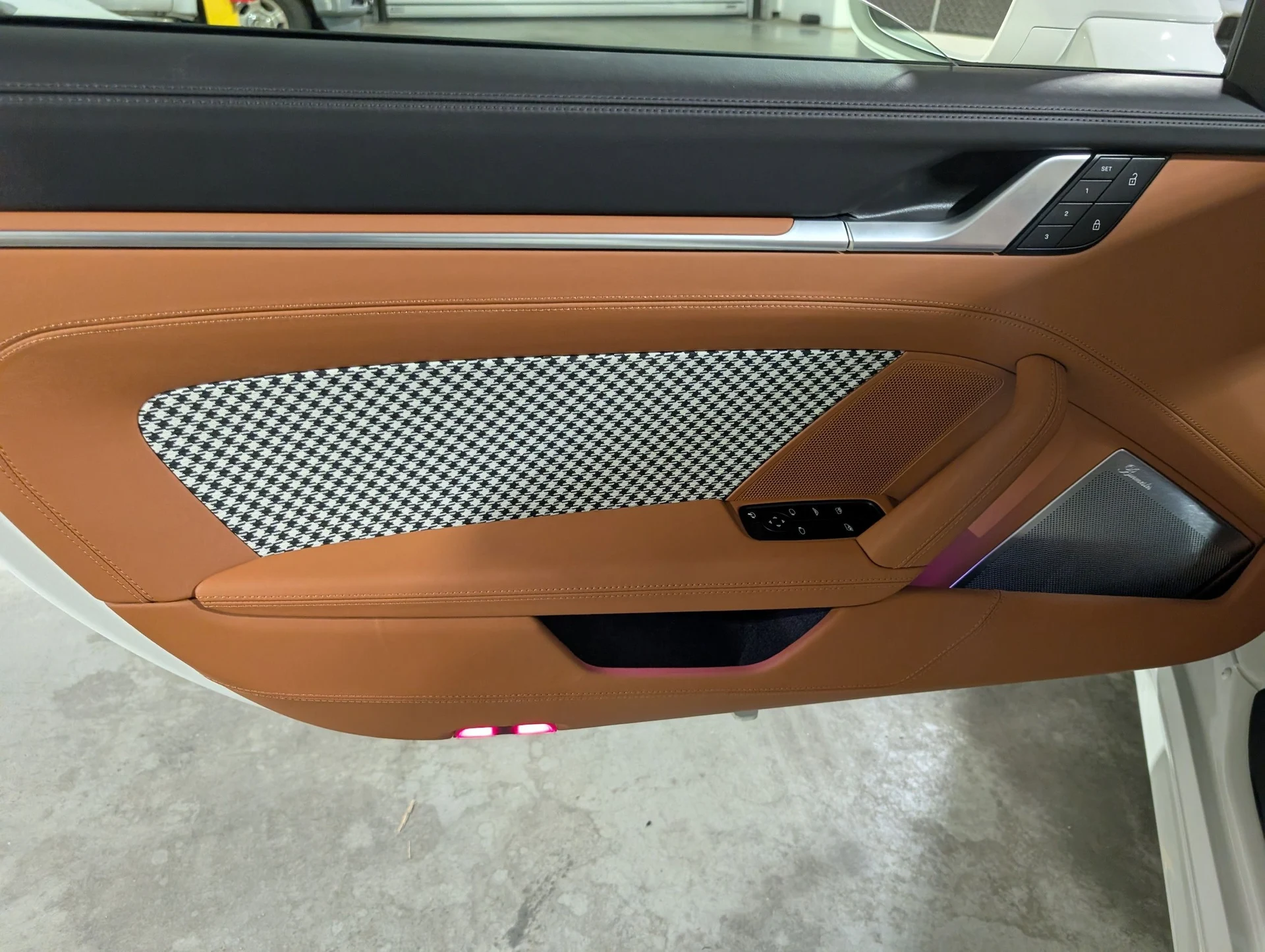 mph028_2990651379_3f8a9325e511fe362eee86e05d879cbcx_868eed0e8c