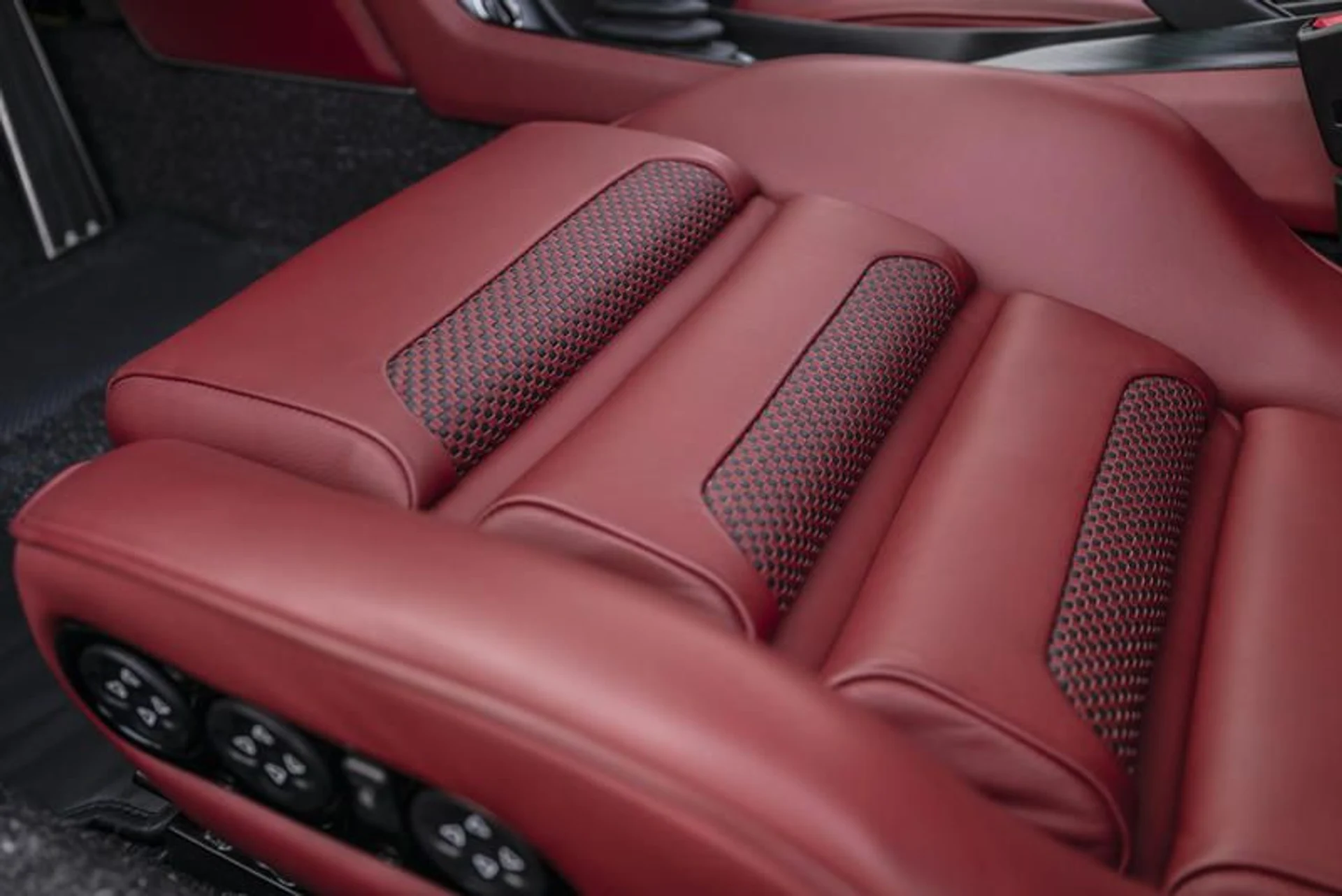 mph028_2998084555_050_D493_D_4936_4_D57_9117_DADBE_0004615_3839fee72a