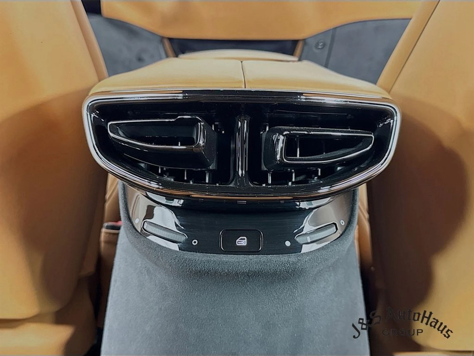 mph028_3001073607_swljyvwgvufonzff91uciq5wuxma_a43a61c882