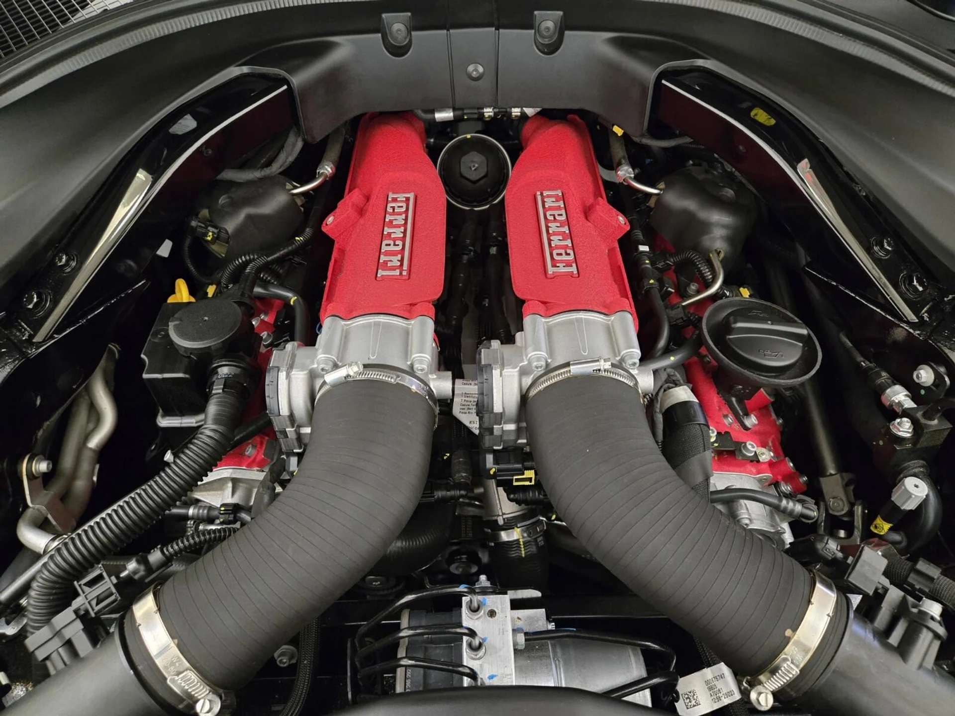 mph028_3003588772_Used_2024_Ferrari_Roma_1758782893_8d3481c32c