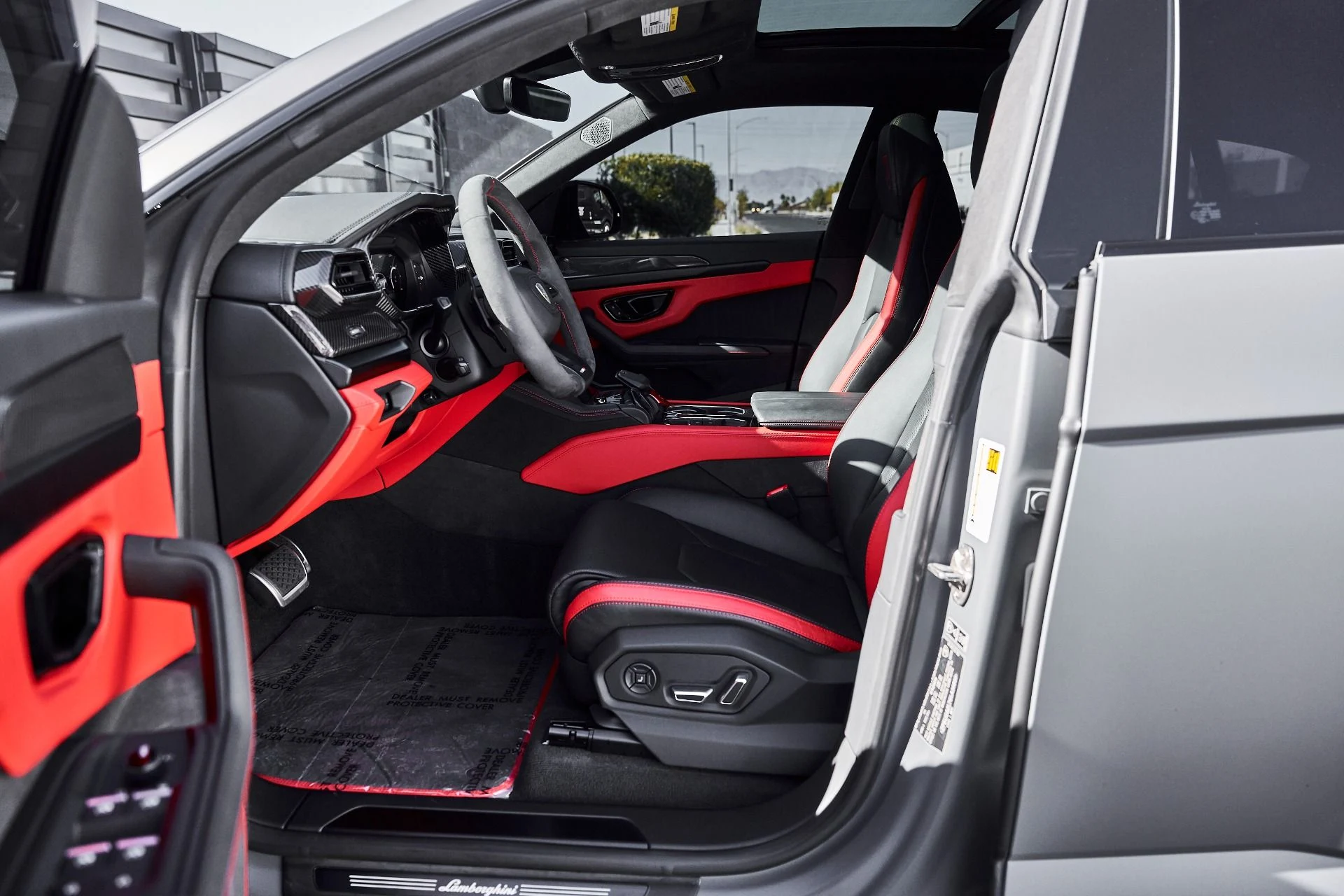 mph028_3008393618_Used_2025_Lamborghini_Urus_SE_1778289212_fa35a75003