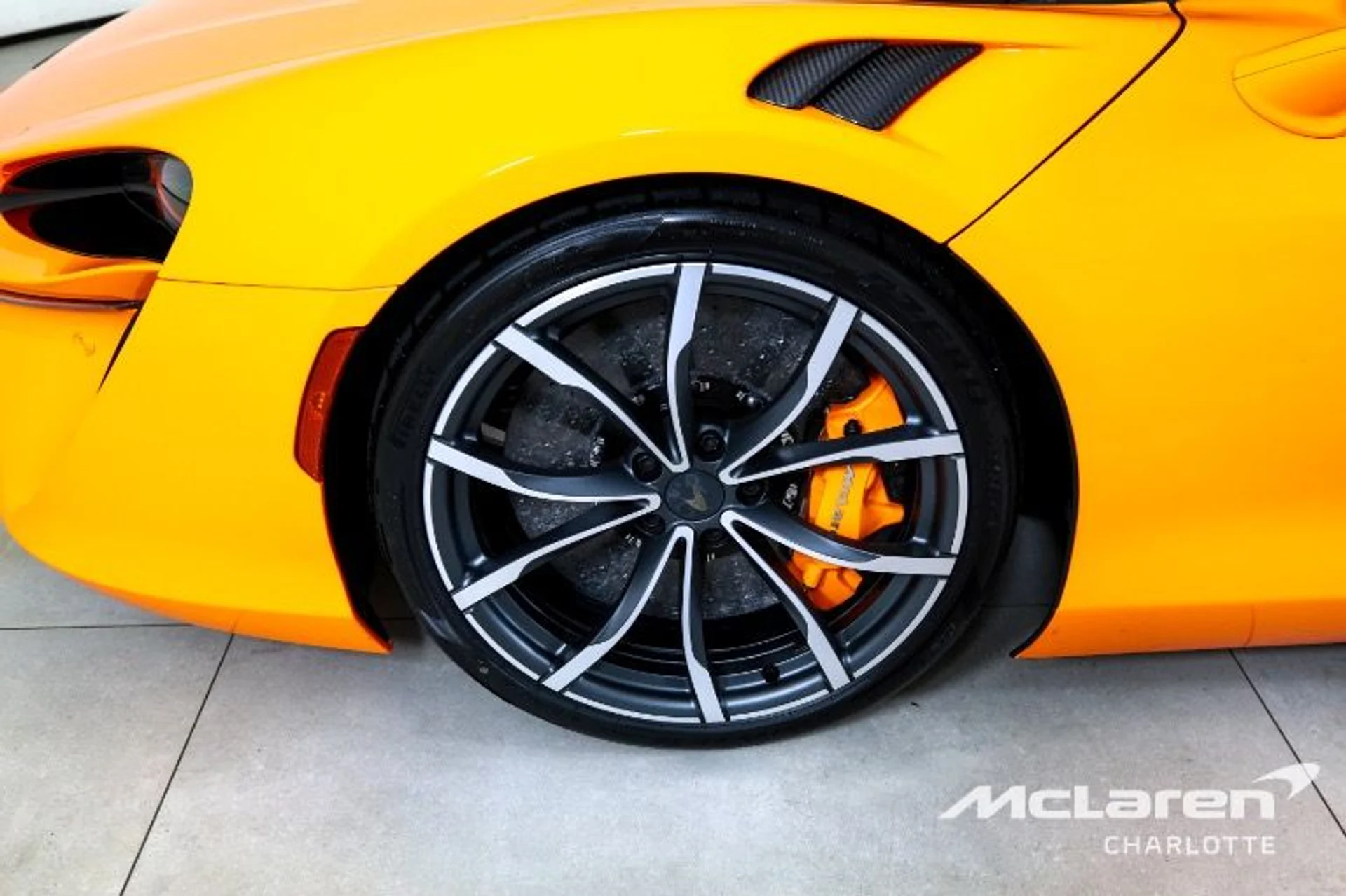 mph028_3012218909_Used_2025_Mc_Laren_Artura_Spider_bf62cfc1db