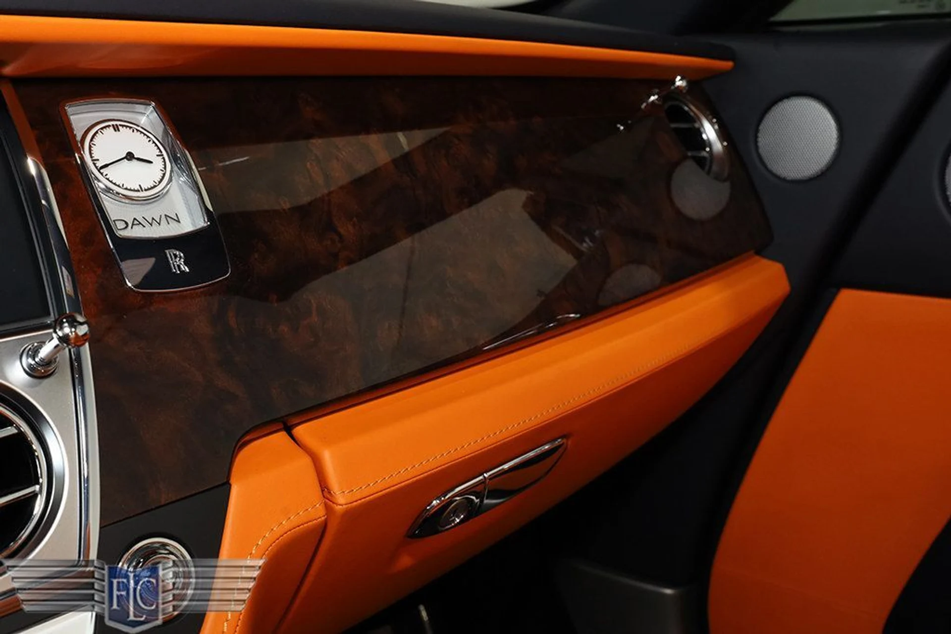 mph028_301291314_used_2017_rolls_royce_dawn_convertible_9689_22999334_29_1024_63e06bd71d