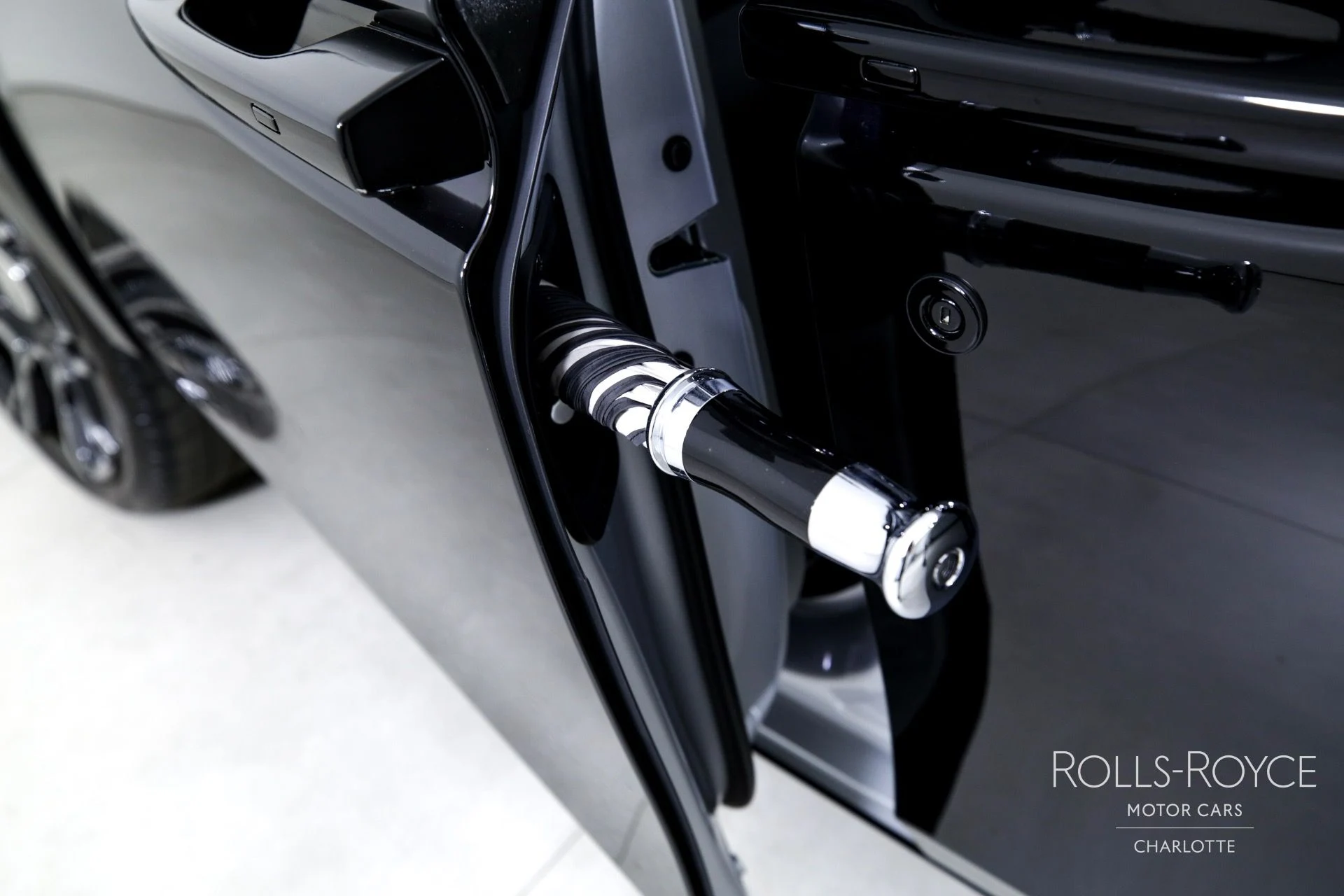 mph028_3027107134_Used_2022_Rolls_Royce_Black_Badge_Ghost_1713469373_310a5e60f1
