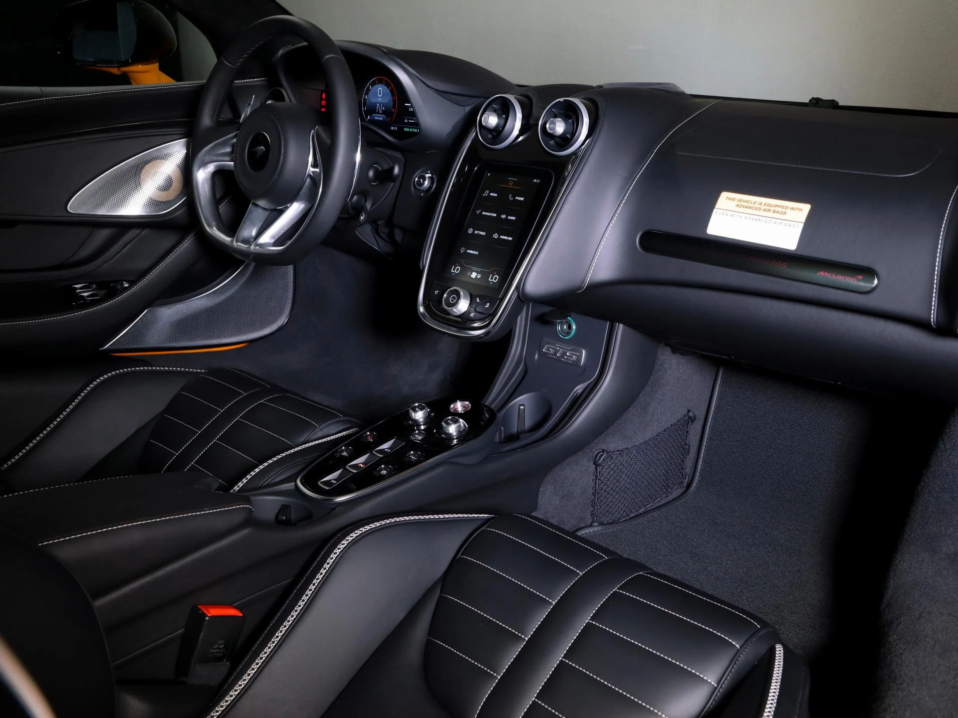 mph028_3027857513_New_2025_Aston_Martin_DBX_707_1752297236_53b6e814e2