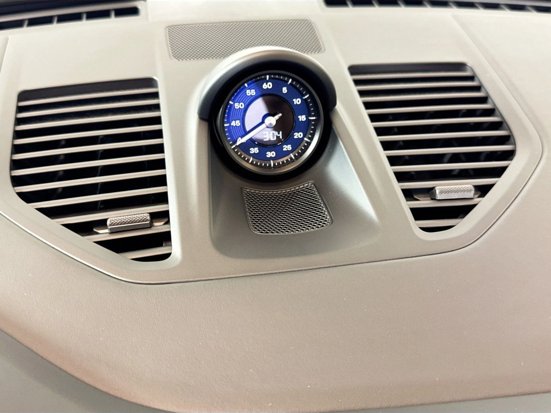 mph028_3029171460_fedad9764df73d9259989a224aac5611_d5f7f9fbbe