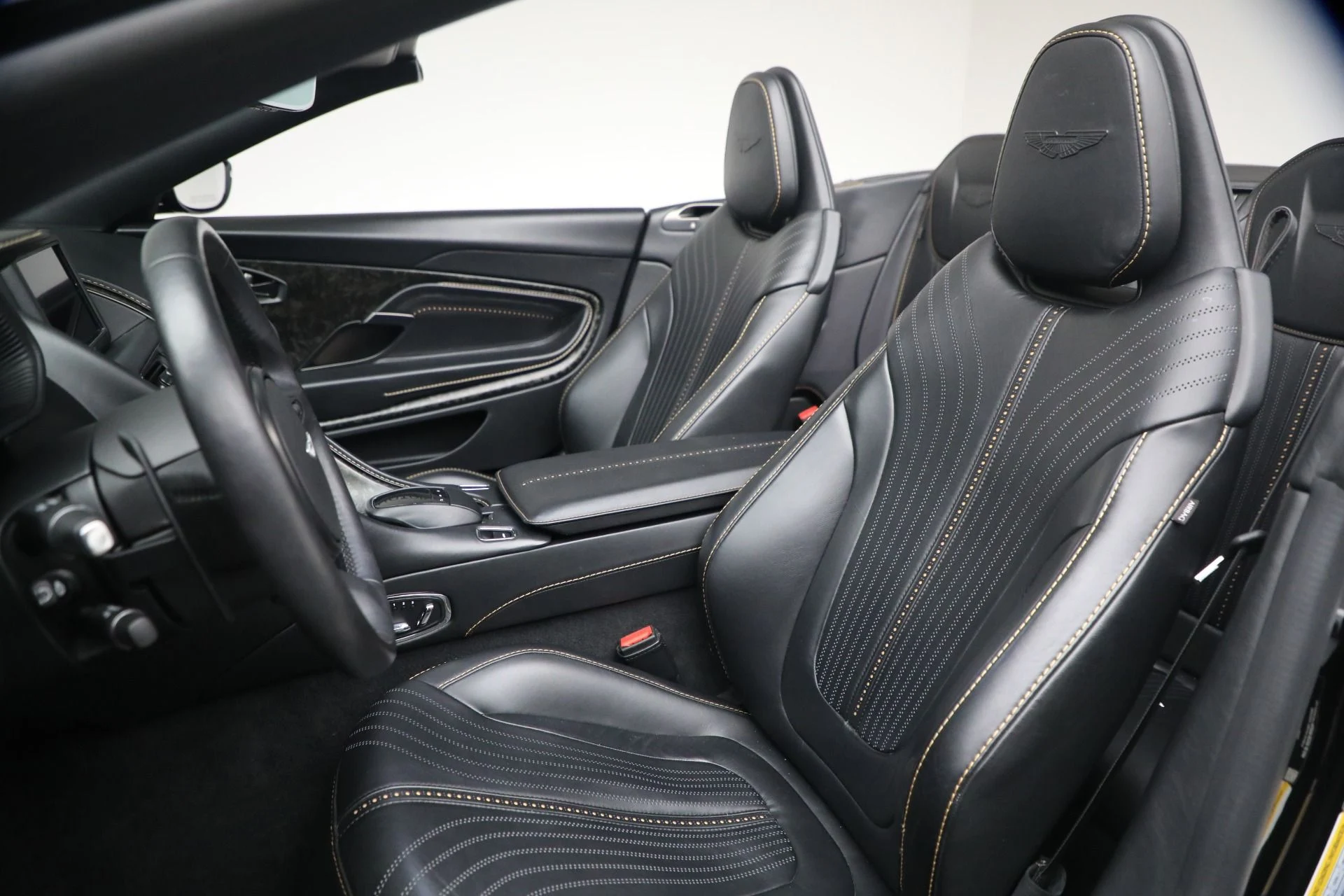 mph028_3031631539_Used_2020_Aston_Martin_DB_11_Volante_1768664310_b0ff107605