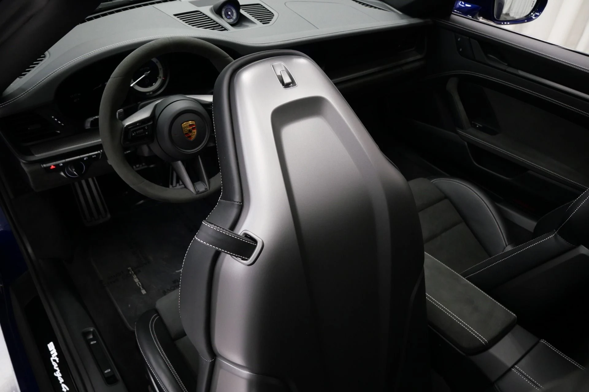 mph028_3034645160_Used_2023_Porsche_911_Targa_4_GTS_1761682285_c044ab211f