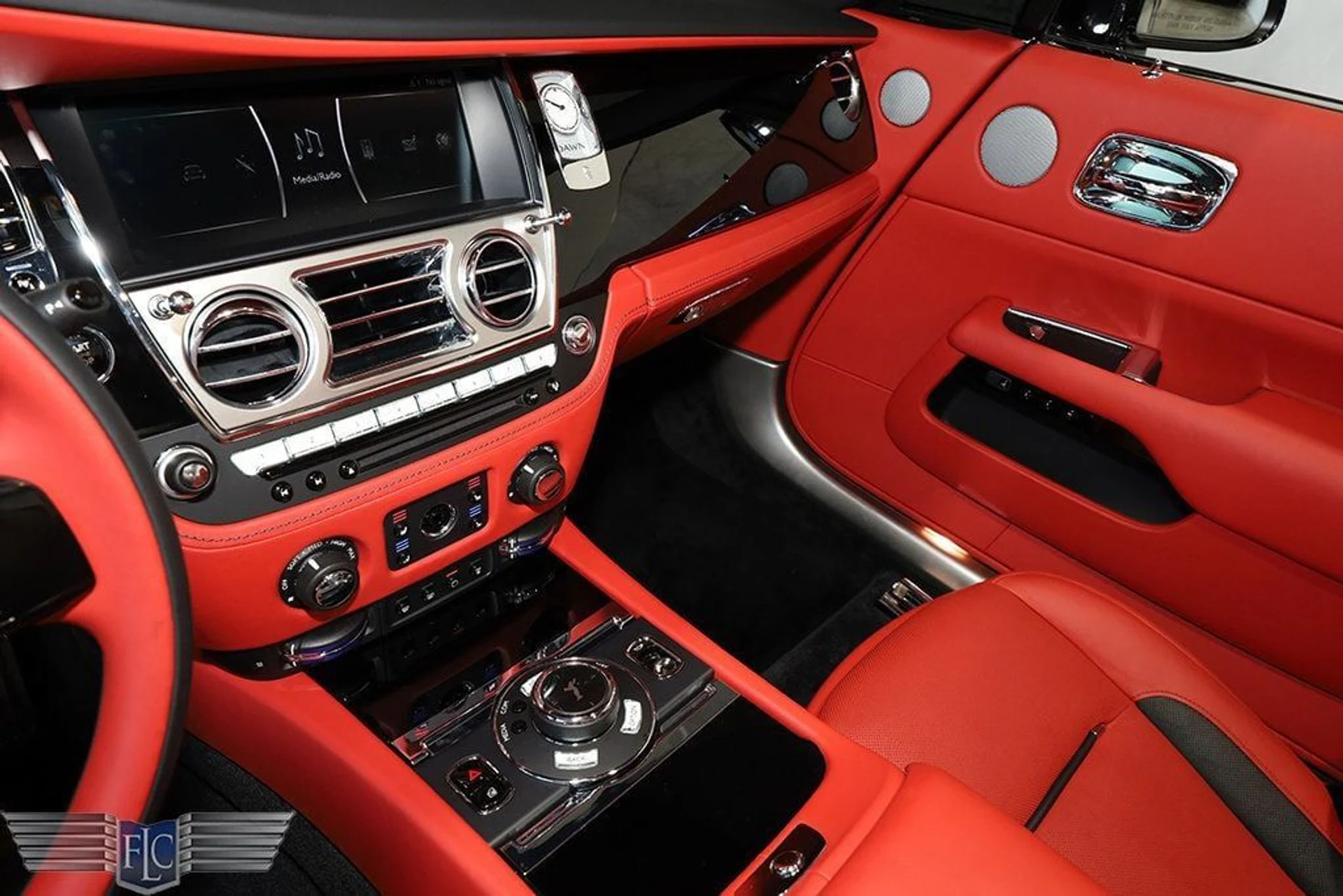 mph028_3037629268_used_2021_rolls_royce_dawn_convertible_9689_22905952_29_1024_432271c01b