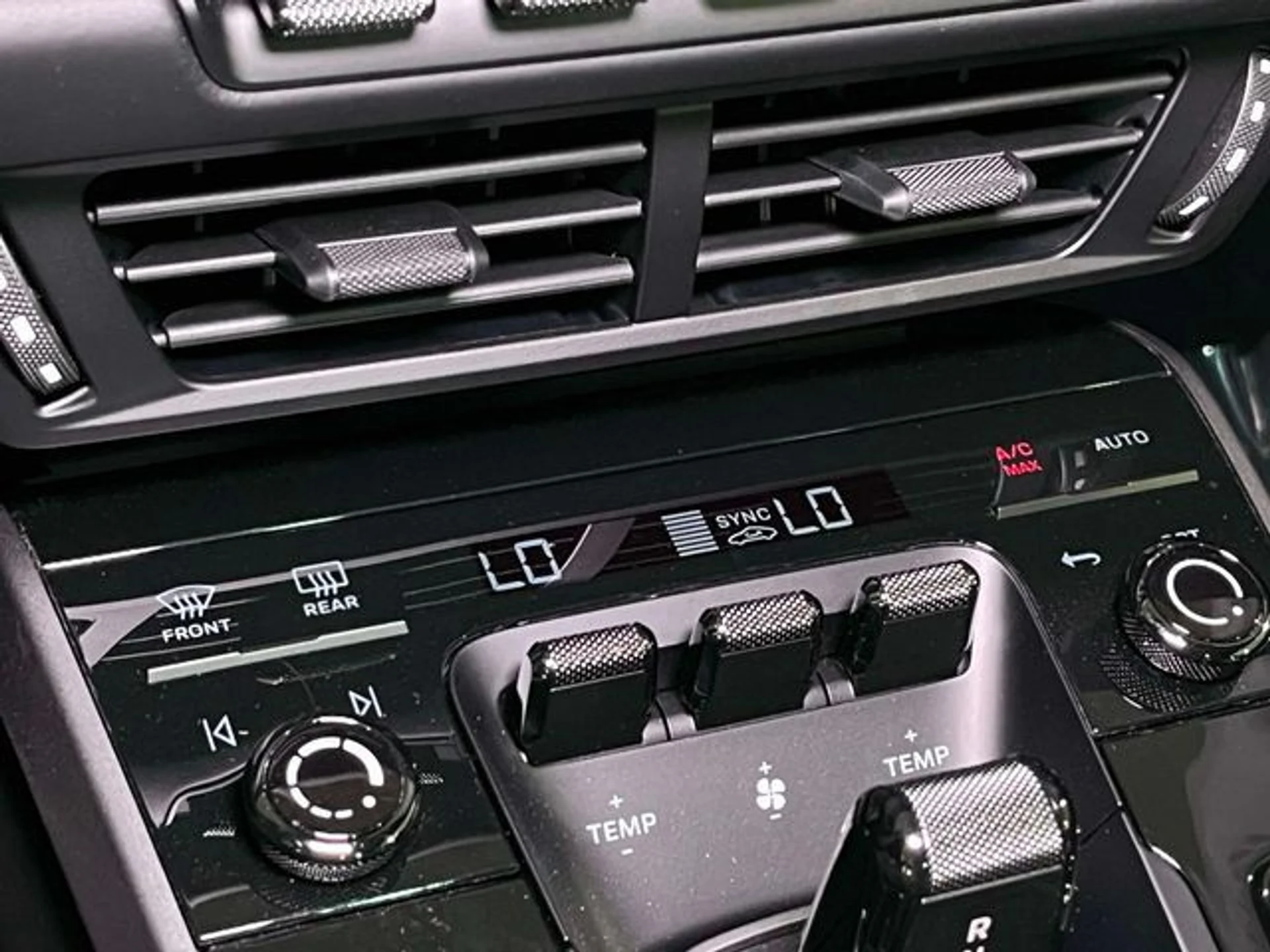 mph028_3039755290_1f81329e89c9701414043c2446e89677x_c94a7071ed