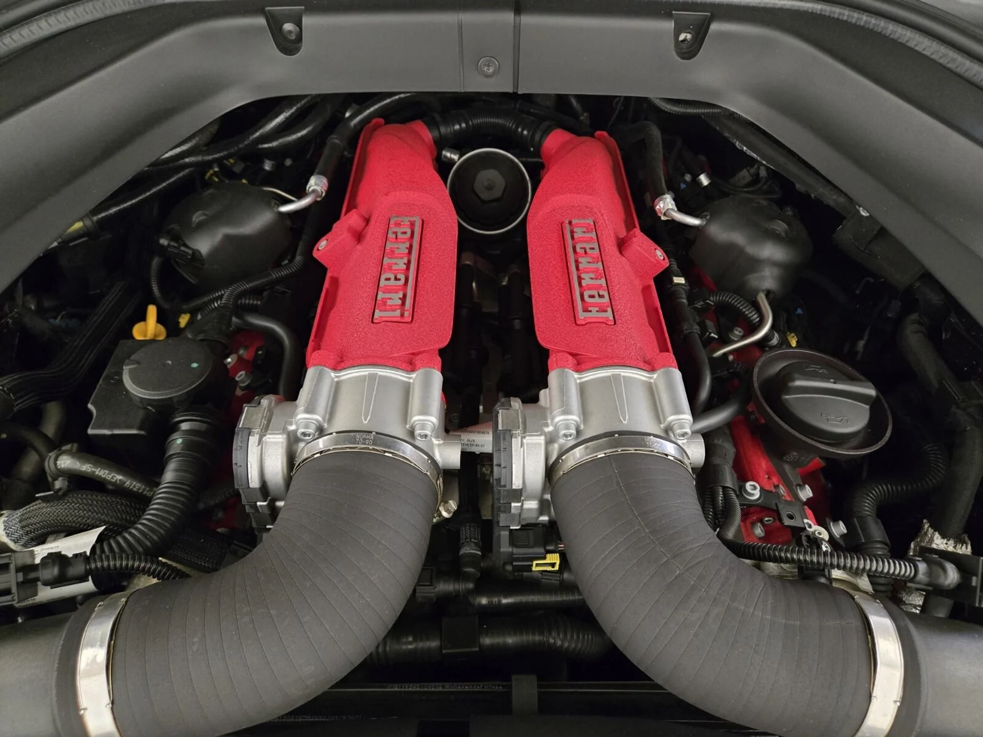 mph028_3042729048_Used_2016_Ferrari_California_T_1762498867_9388d716d9