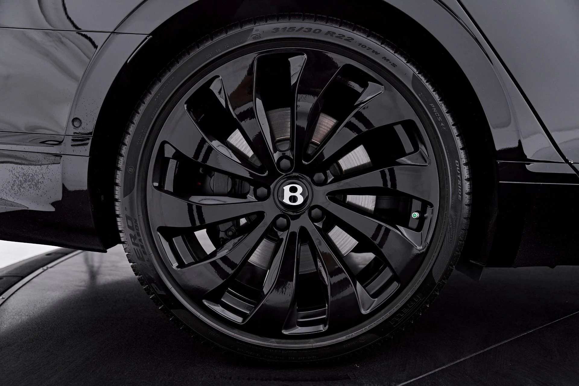 mph028_304376448_Used_2023_Bentley_Flying_Spur_V8_1789628066_3e4bbfbcc7