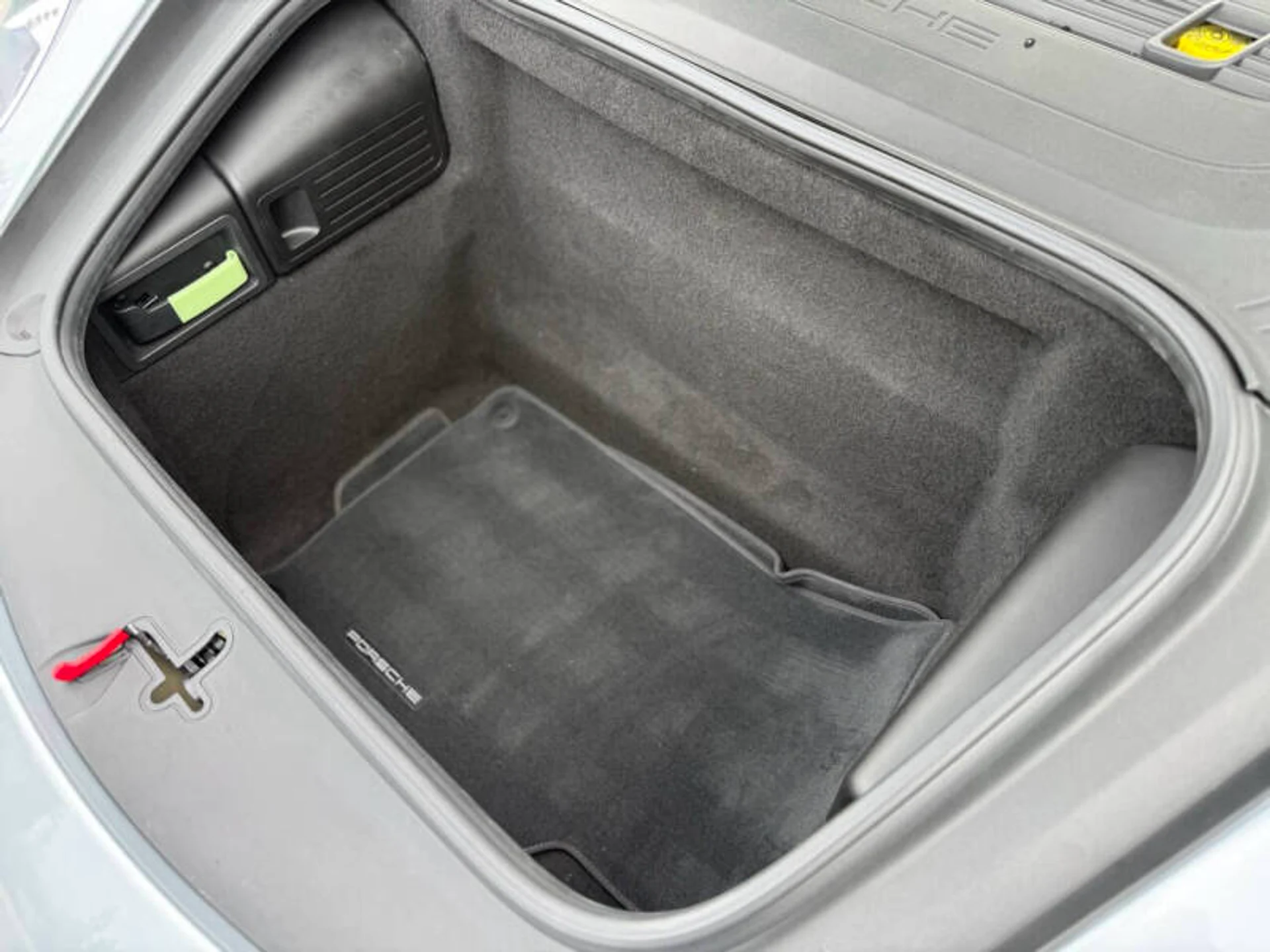 mph028_3047001626_2014_porsche_911_carrera_s_2dr_coupe_fbc10a4083
