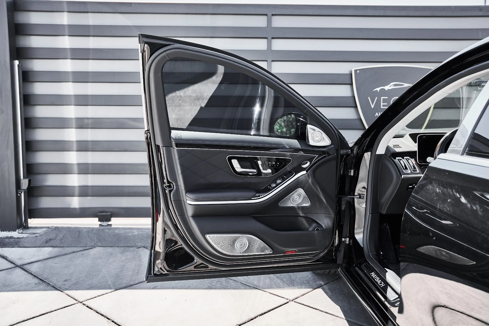 mph028_3057847408_Used_2023_Mercedes_Benz_S_Class_Maybach_S_680_1781575805_232bafb3b0