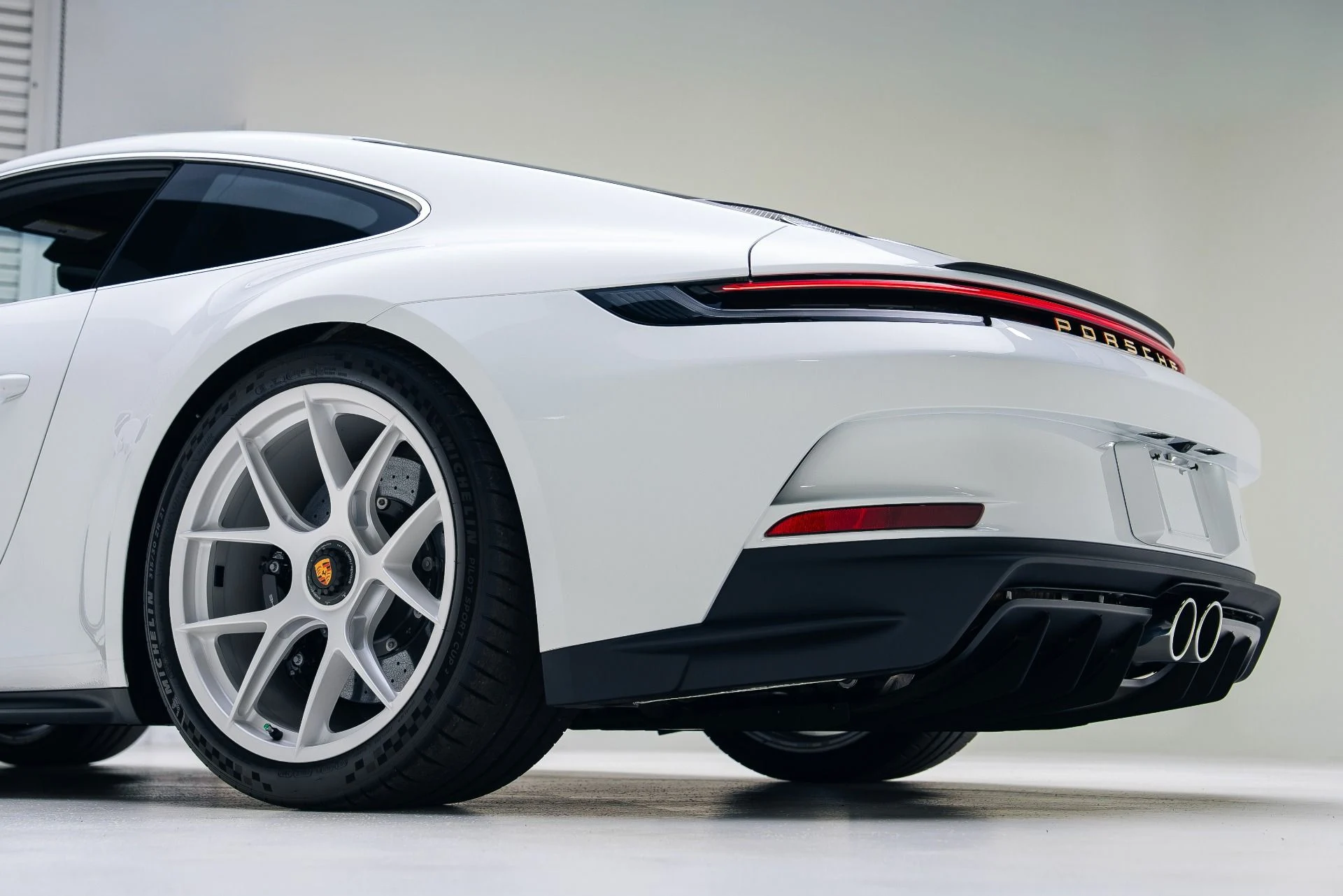 mph028_3060026861_Used_2024_Porsche_911_ST_1767635703_aaca12c846