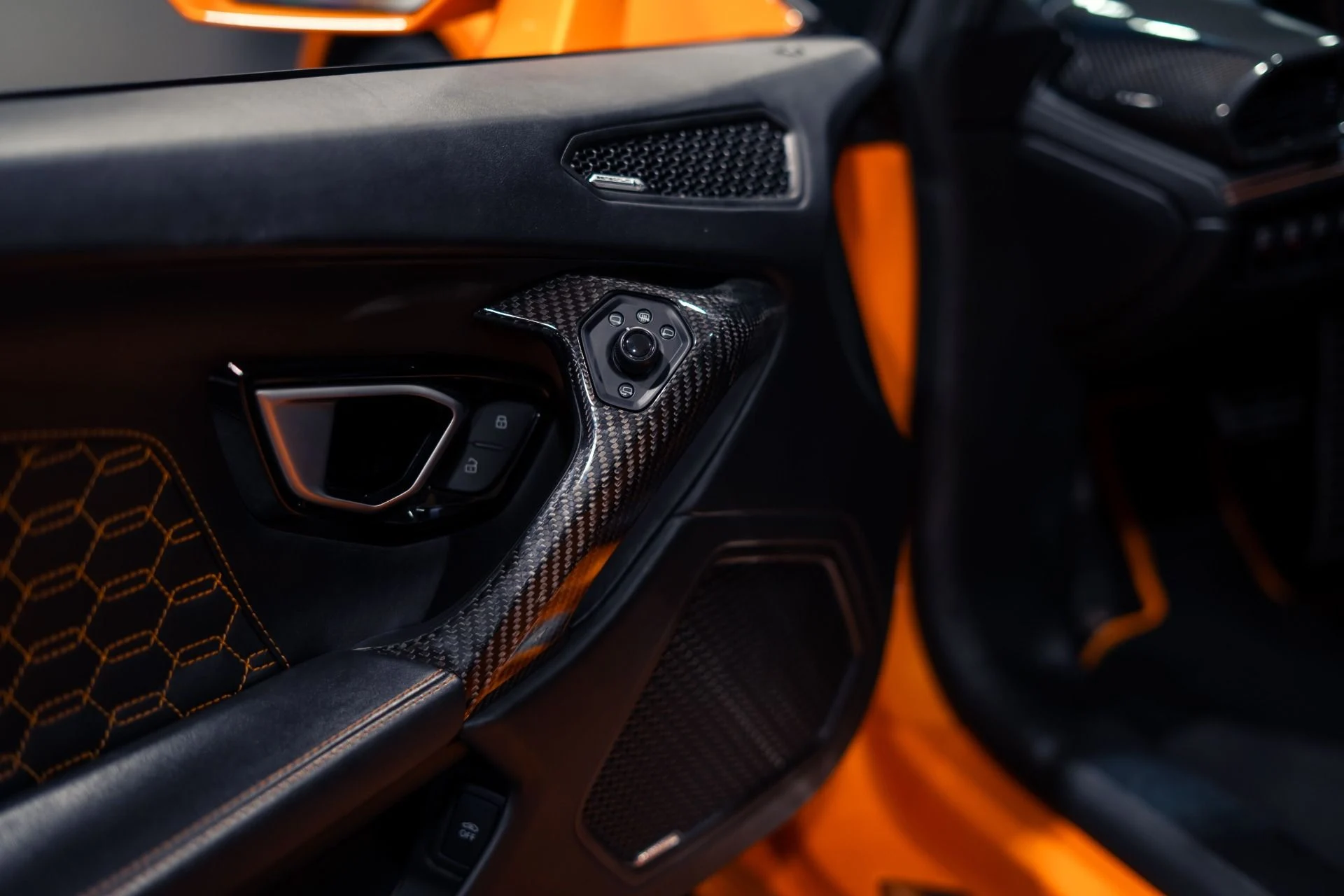 mph028_3060494359_Used_2017_Lamborghini_Huracan_LP_610_4_Spyder_1780761018_7047cb43ac