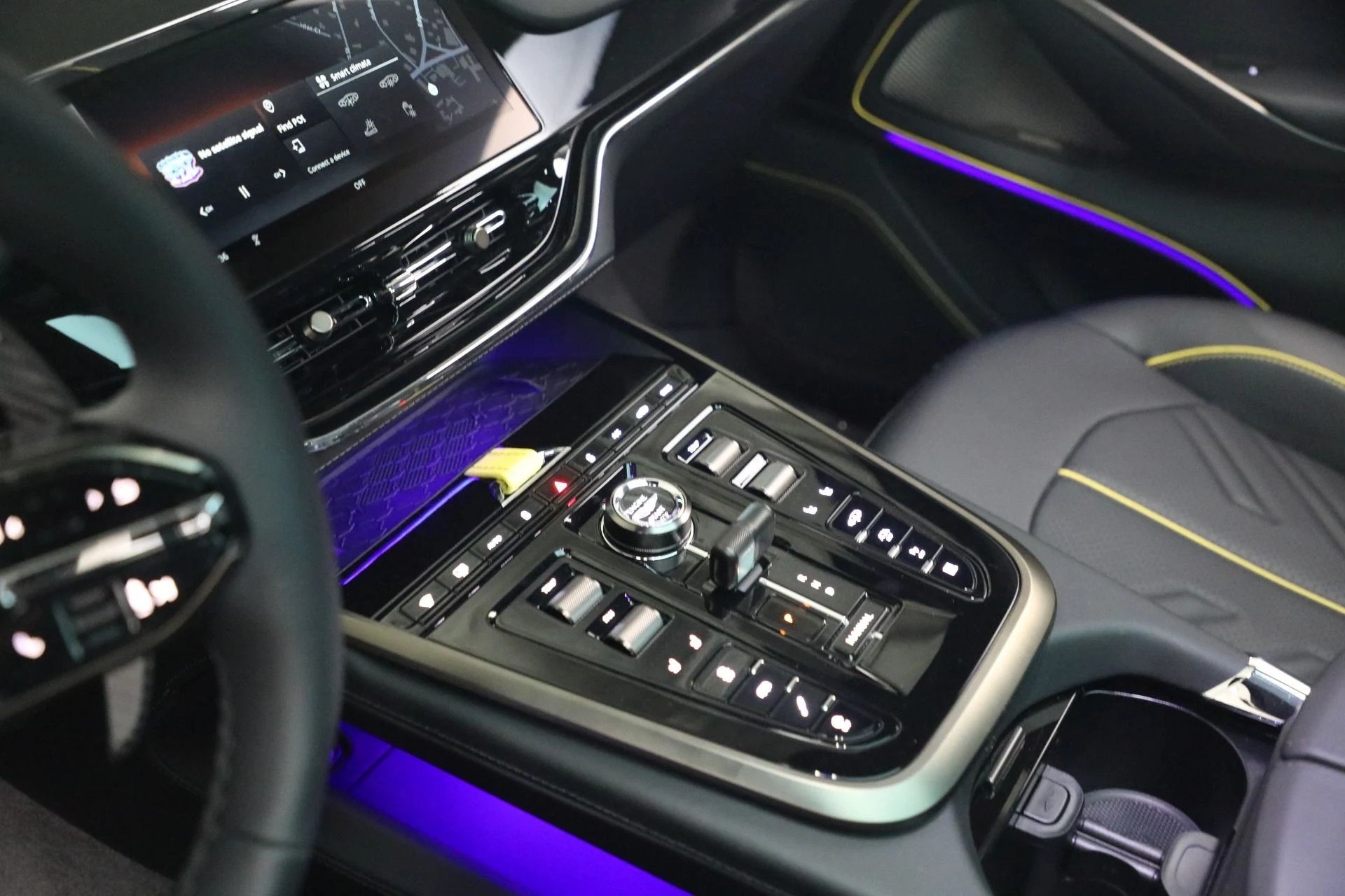 mph028_3060912329_New_2026_Aston_Martin_DBX_S_1787860763_19ecf33c97