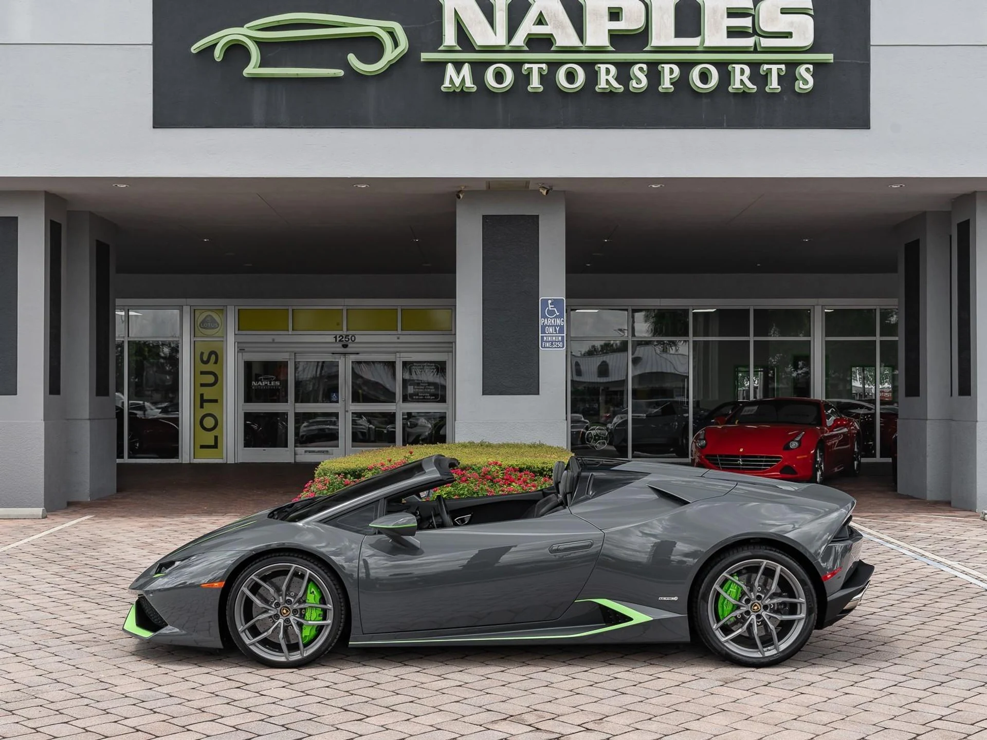 mph028_3068893913_Used_2016_Lamborghini_Huracan_LP_610_4_Spyder_1756498256_e73b270afa