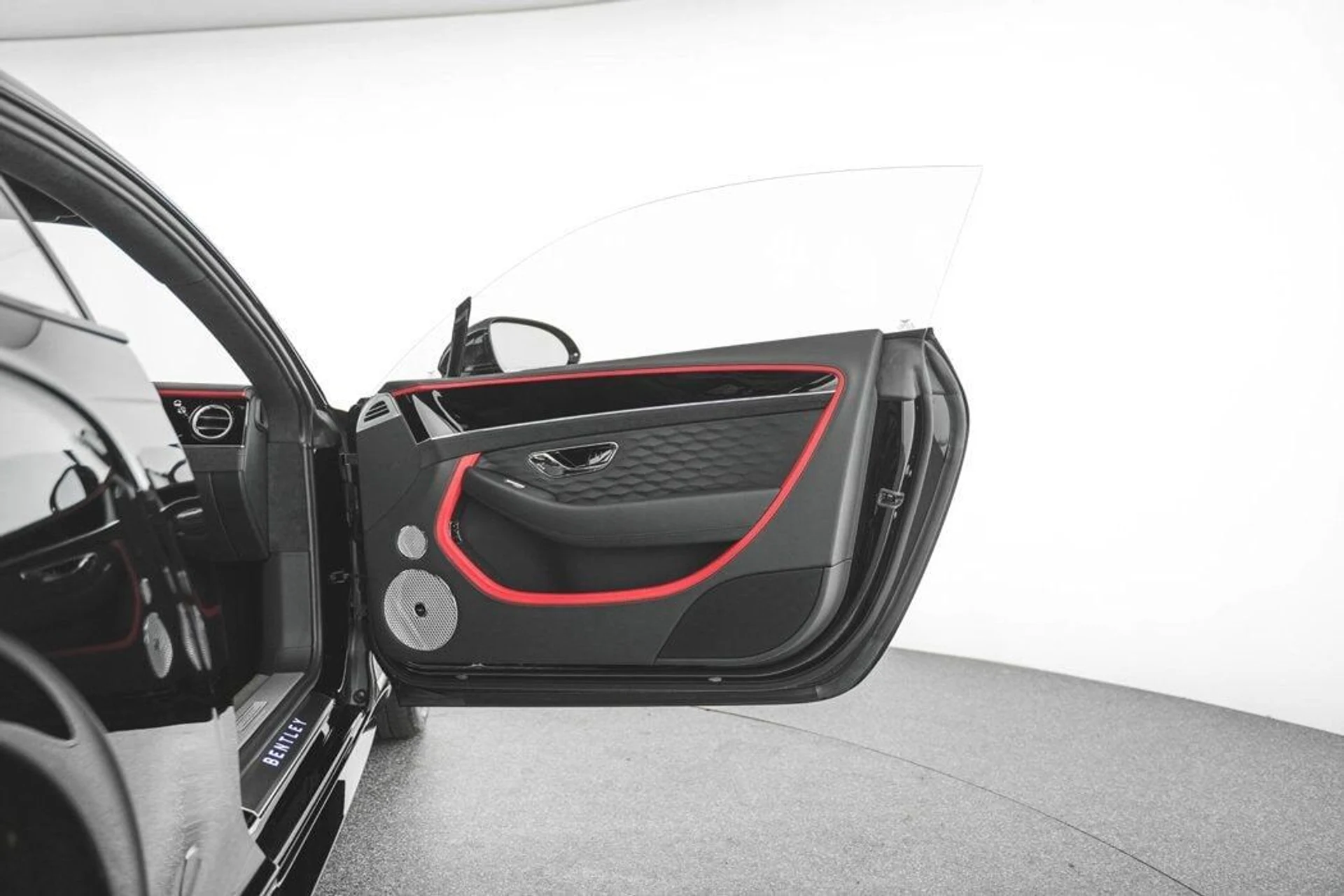 mph028_3070189790_504842fa3f1e1482a59857af9d4c08acx_935770299f