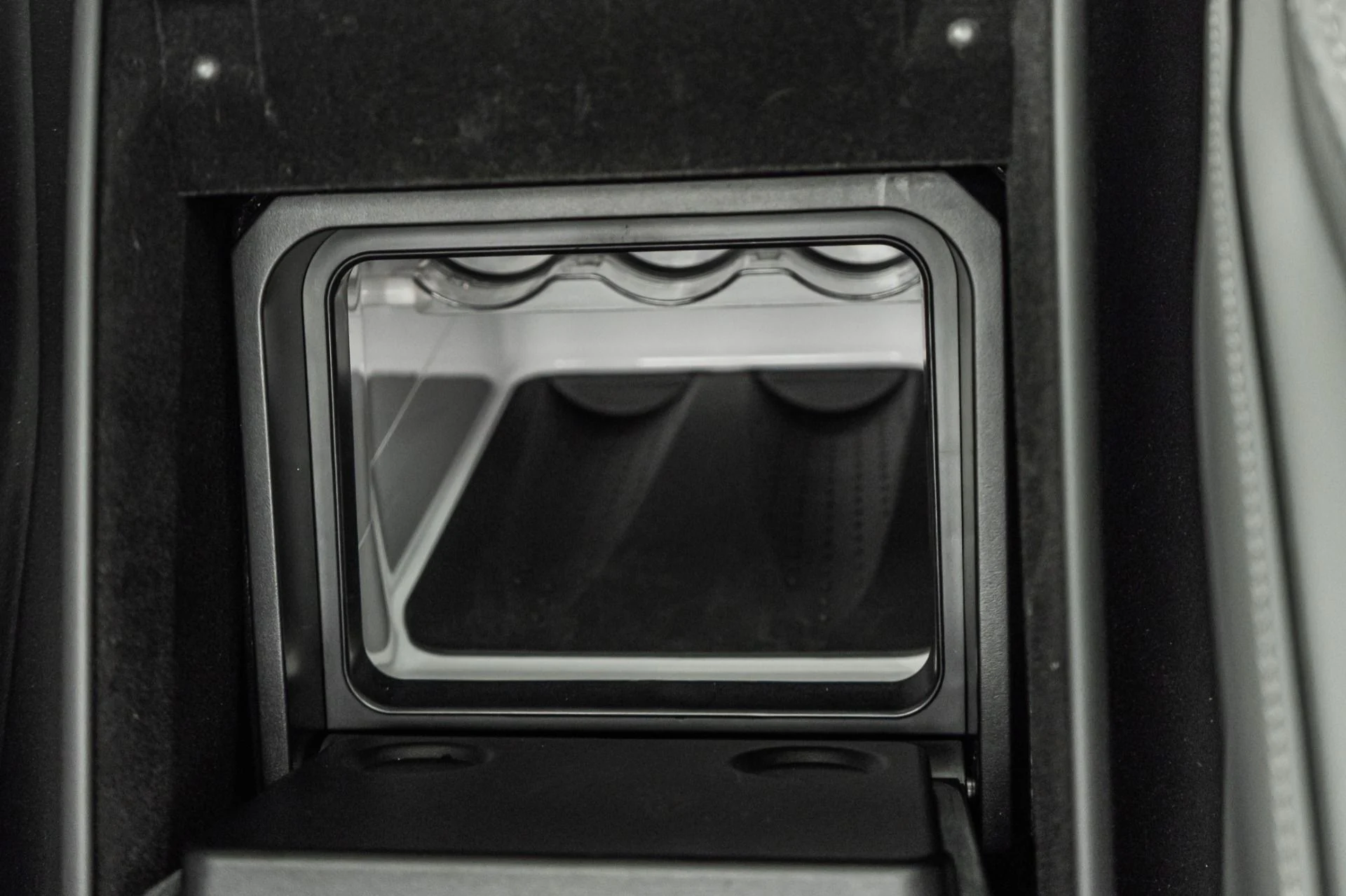 mph028_3071016489_Used_2021_Mercedes_Benz_Maybach_S_580_4_MATIC_Factory_Two_Tone_paint_Executive_Rear_Seat_Package_Bottle_Chiller_1776288092_1b9bdb7663