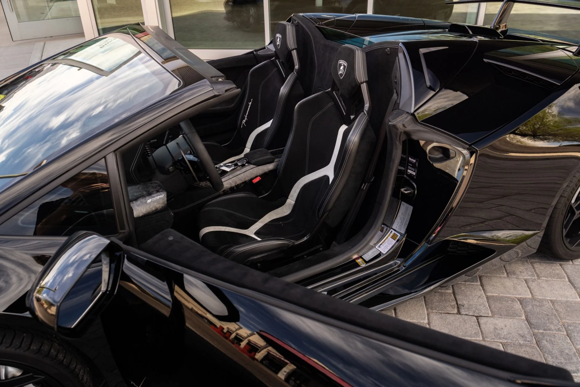 mph028_3075813183_Used_2018_Lamborghini_Huracan_LP_640_4_Performante_Spyder_1772832591_7b5473b8c8